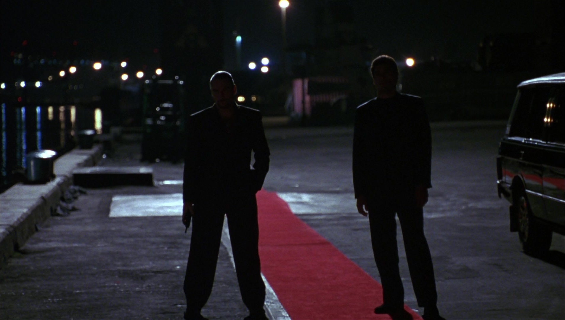 Striptease (1996), wide, 1.77:1 — film still