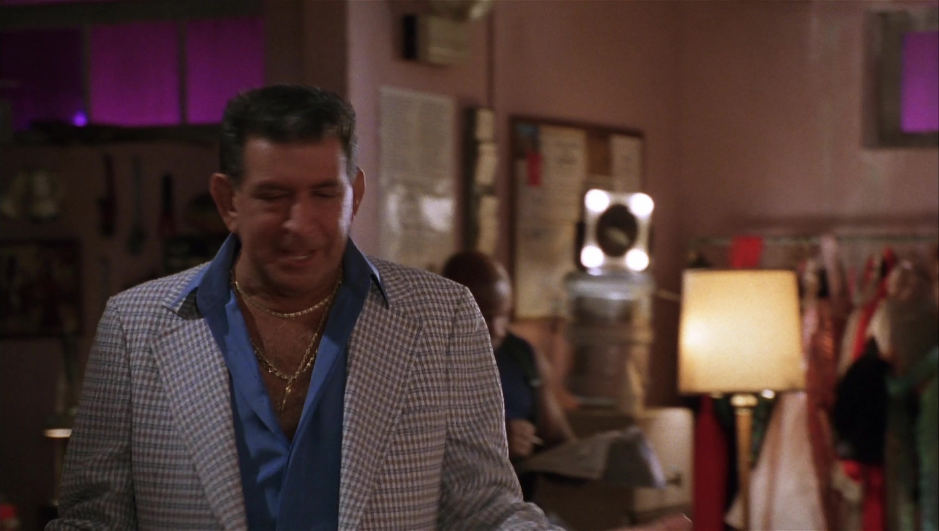 Striptease (1996), wide, 1.77:1 — film still