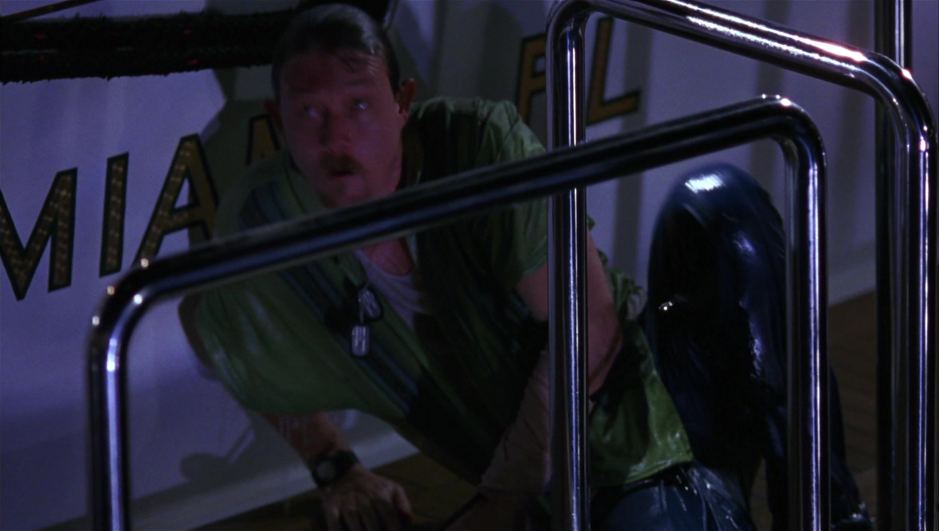 Striptease (1996), wide, 1.77:1 — film still