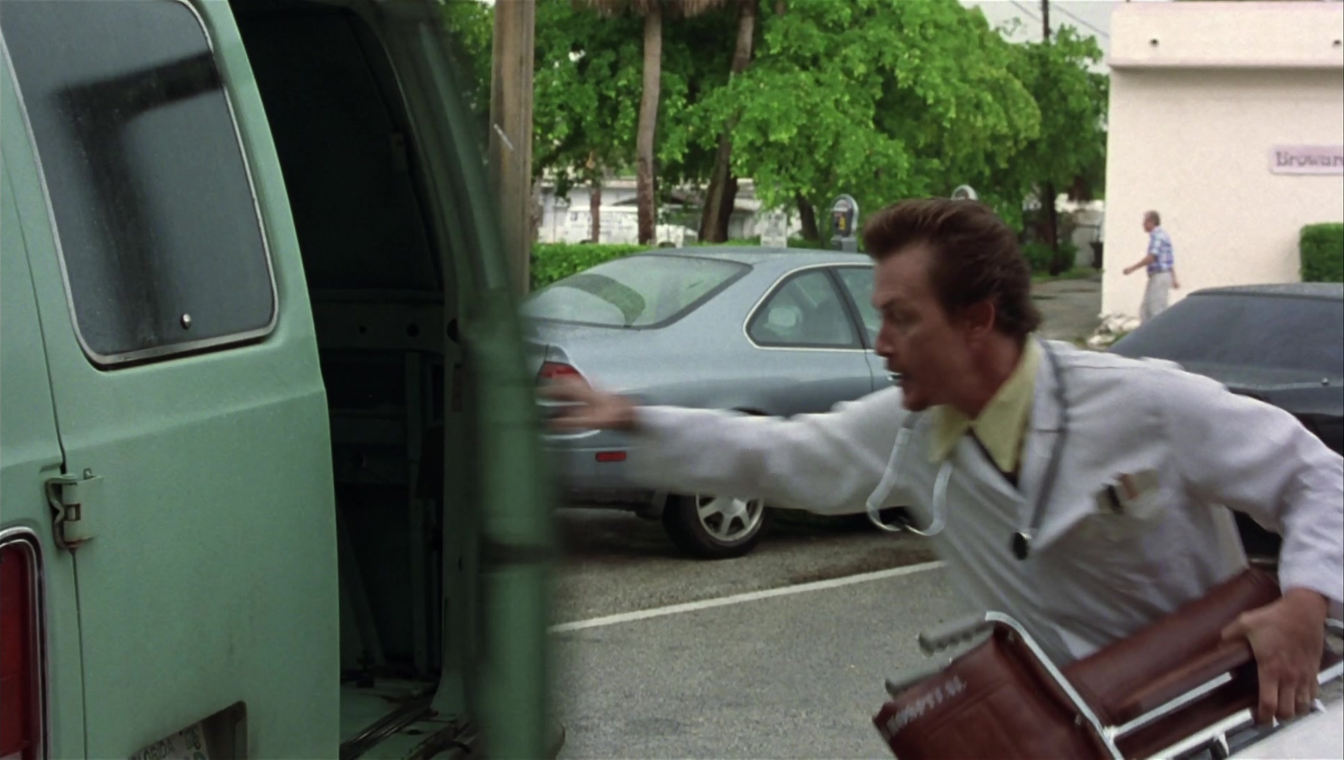 Striptease (1996), wide, 1.77:1 — film still