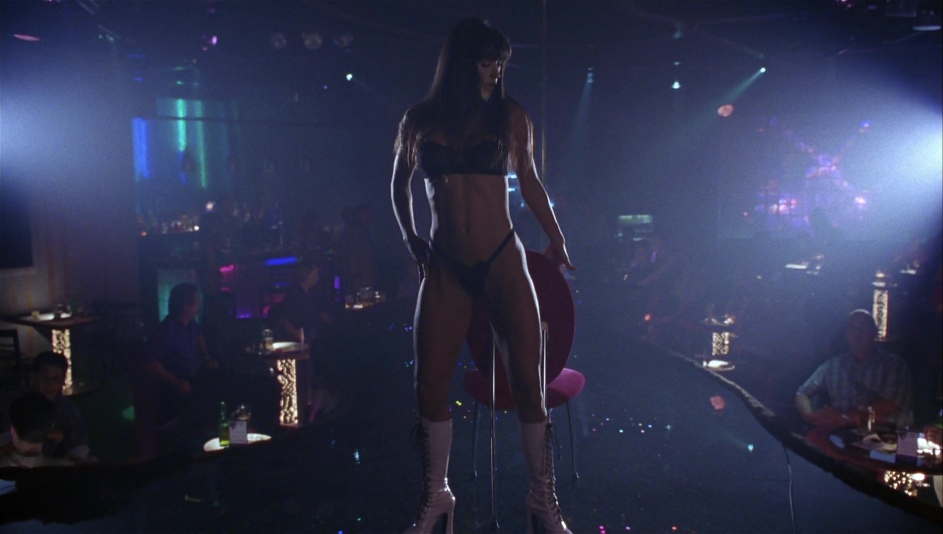 Striptease (1996), wide, 1.77:1 — film still