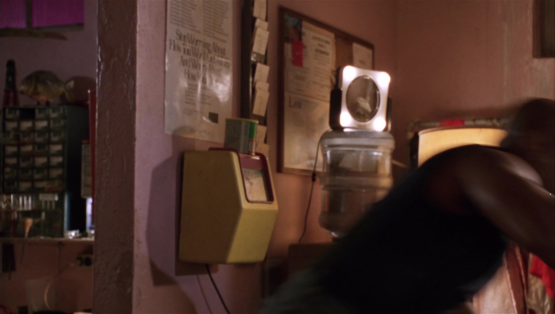 Striptease (1996), wide, 1.77:1 — film still