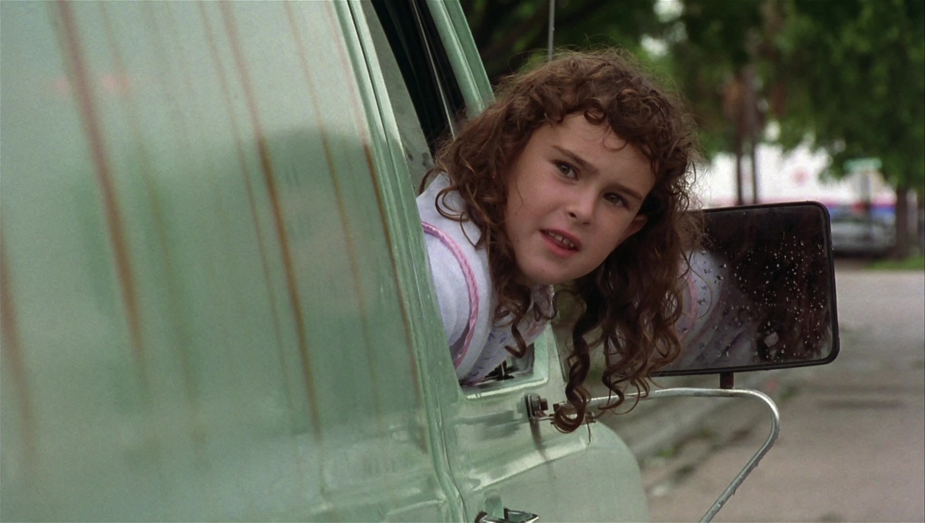 Striptease (1996), wide, 1.77:1 — film still