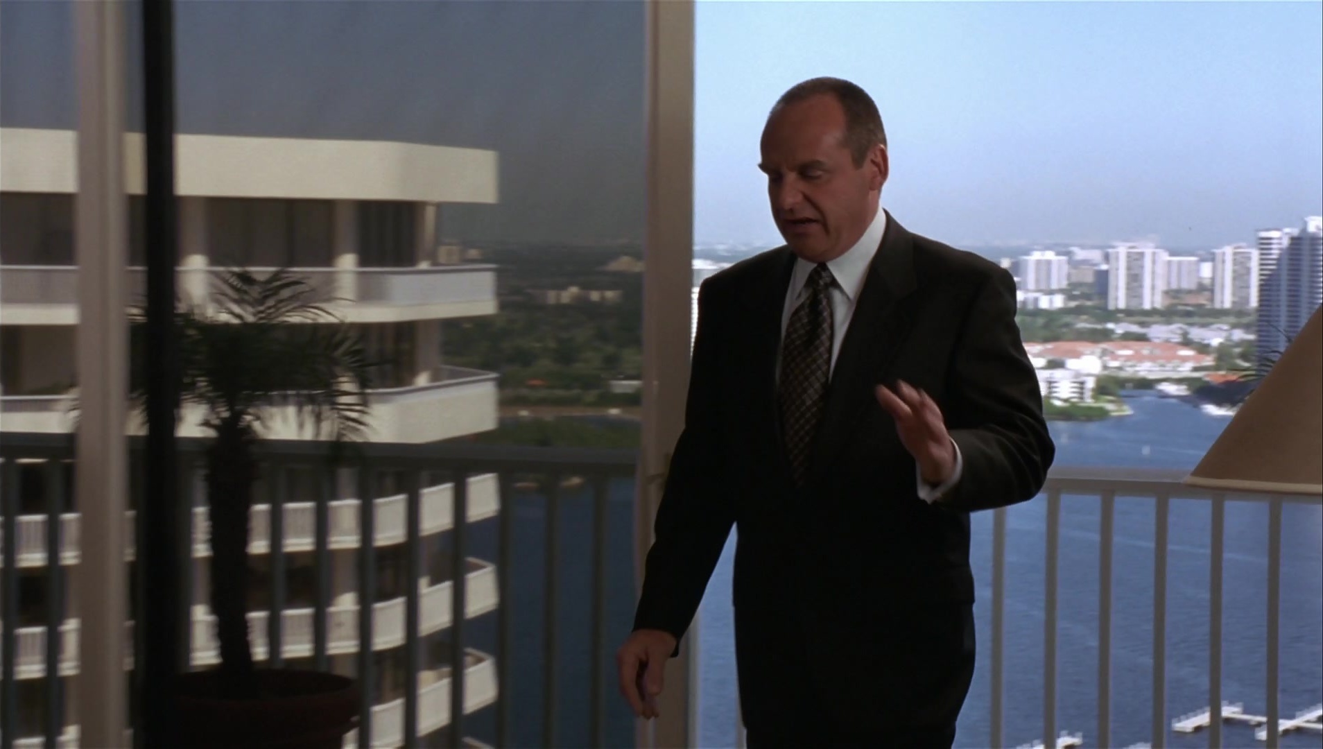 Striptease (1996), wide, 1.77:1 — film still