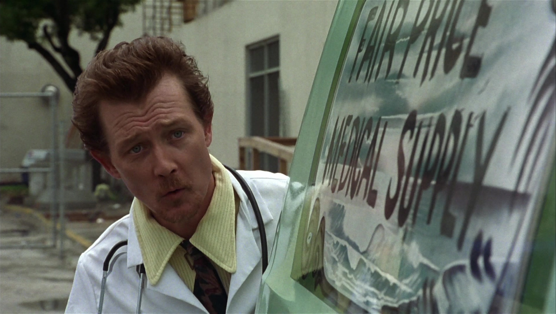 Striptease (1996), wide, 1.77:1 — film still