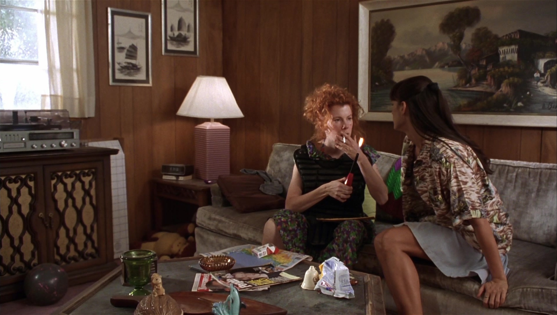 Striptease (1996), wide, 1.77:1 — film still