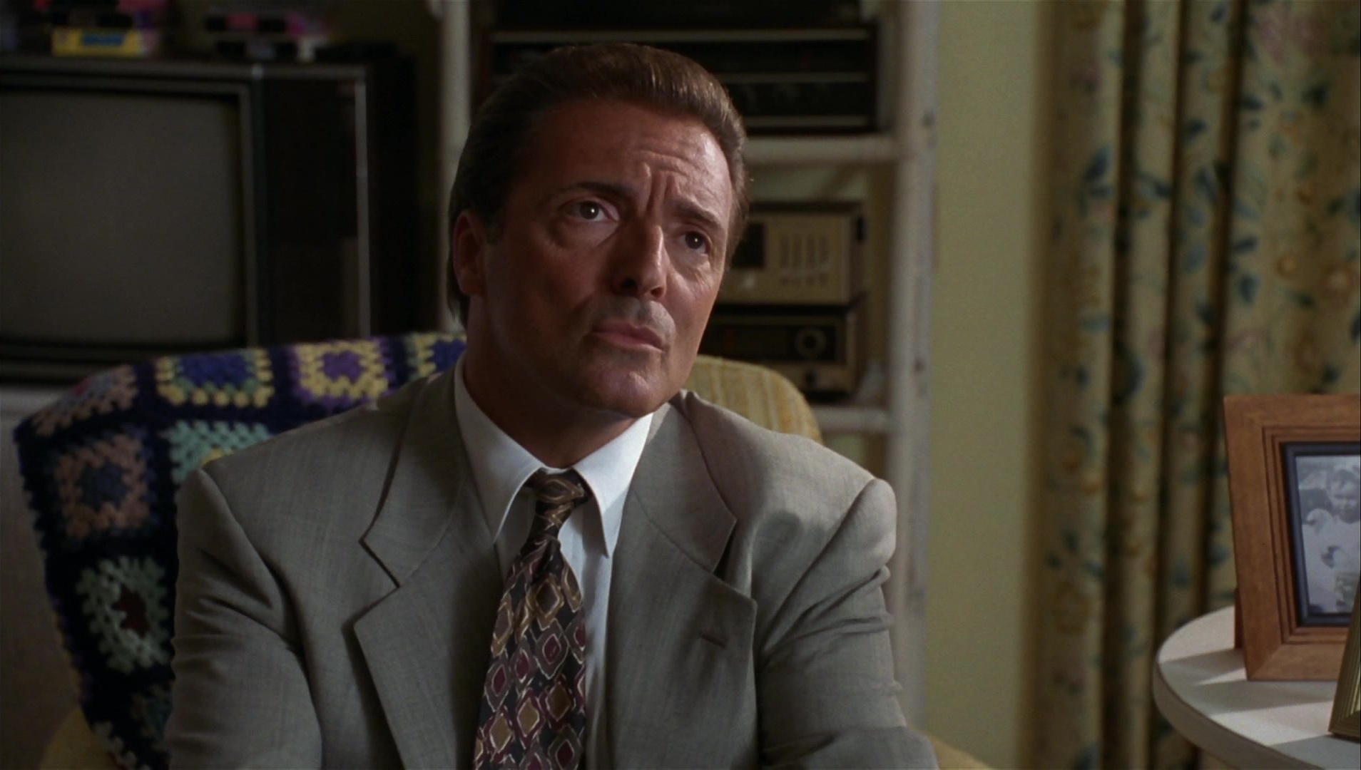 Striptease (1996), wide, 1.77:1 — film still
