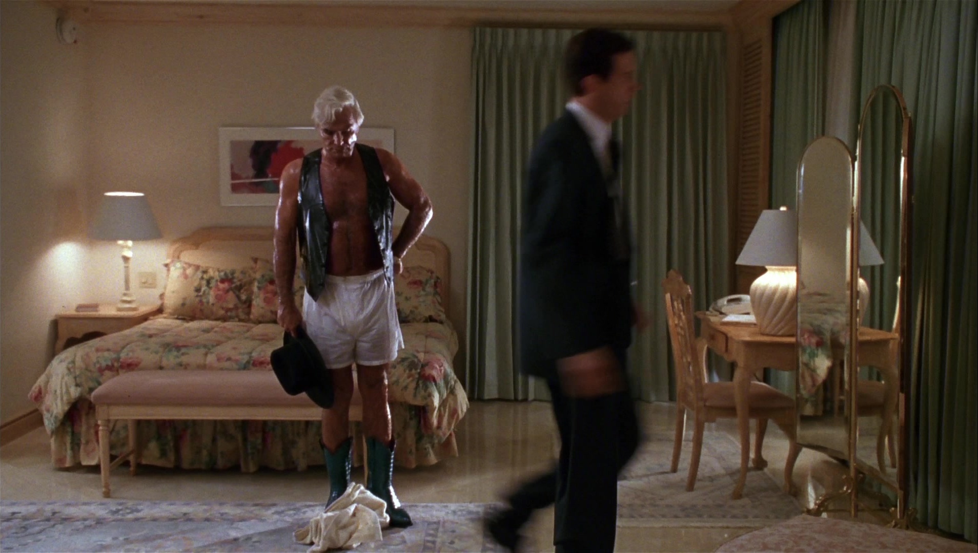 Striptease (1996), wide, 1.77:1 — film still