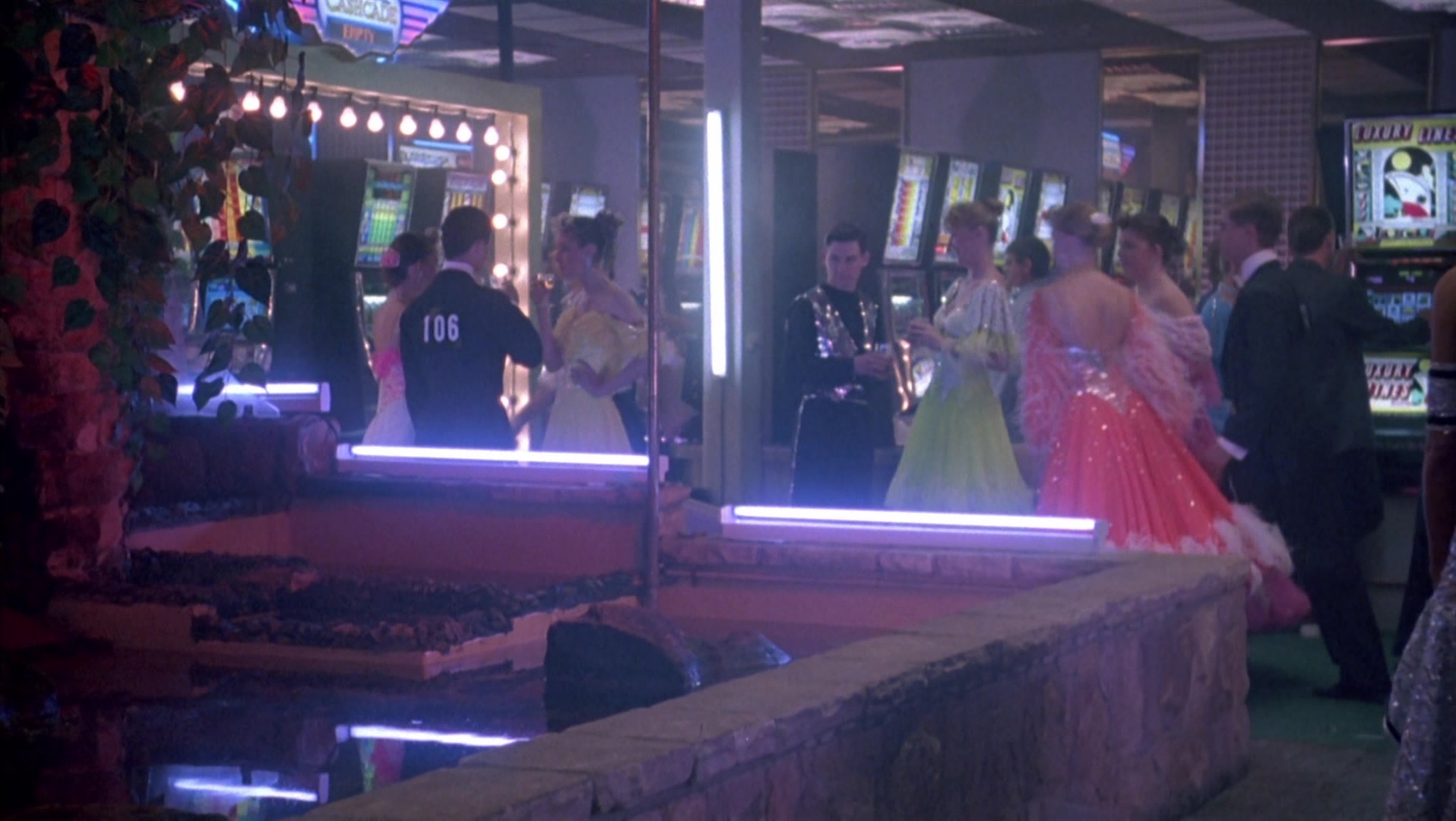 Strictly Ballroom (1992), wide, 1.77:1 — film still