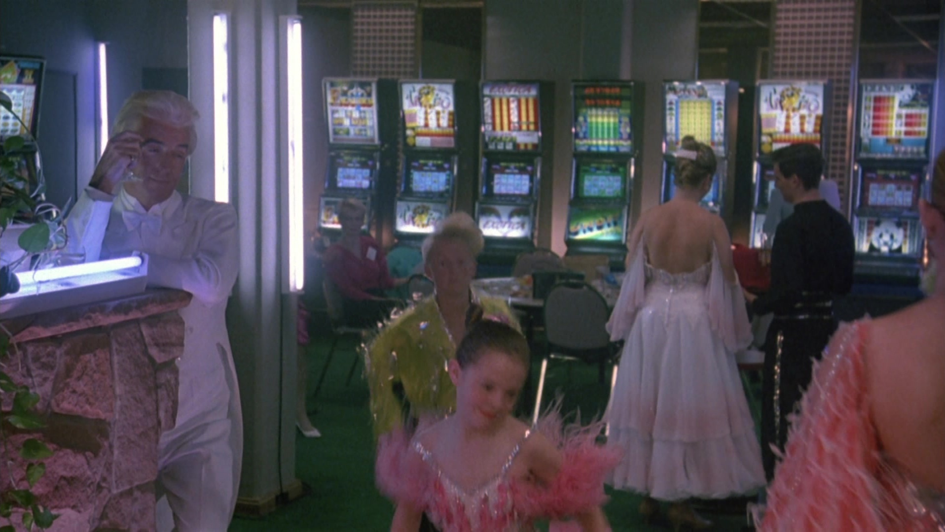 Strictly Ballroom (1992), wide, 1.77:1 — film still