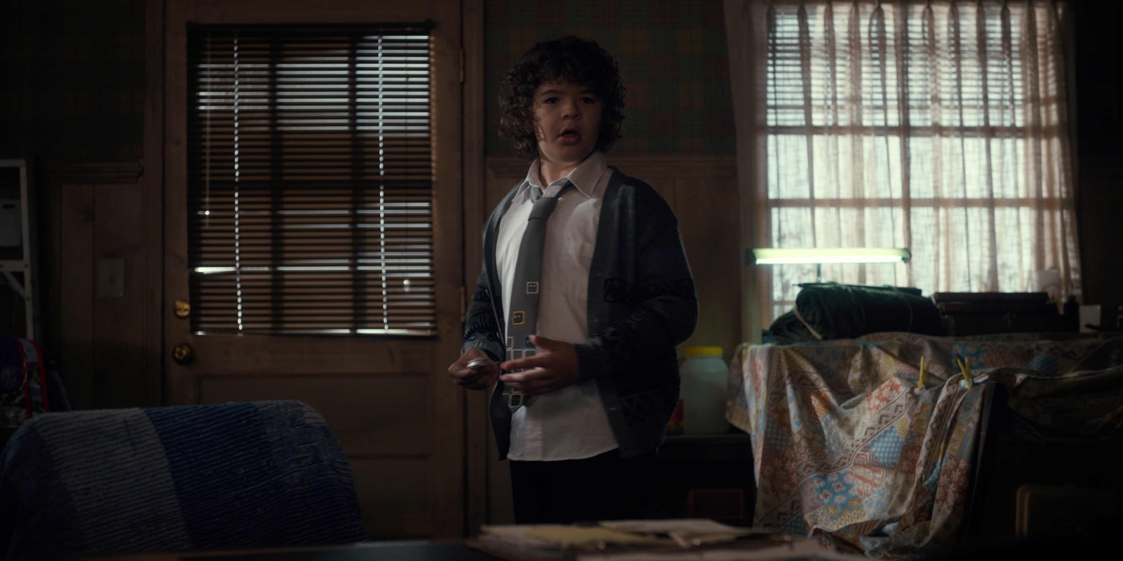 Stranger Things (2016), wide, 2.00:1 — film still