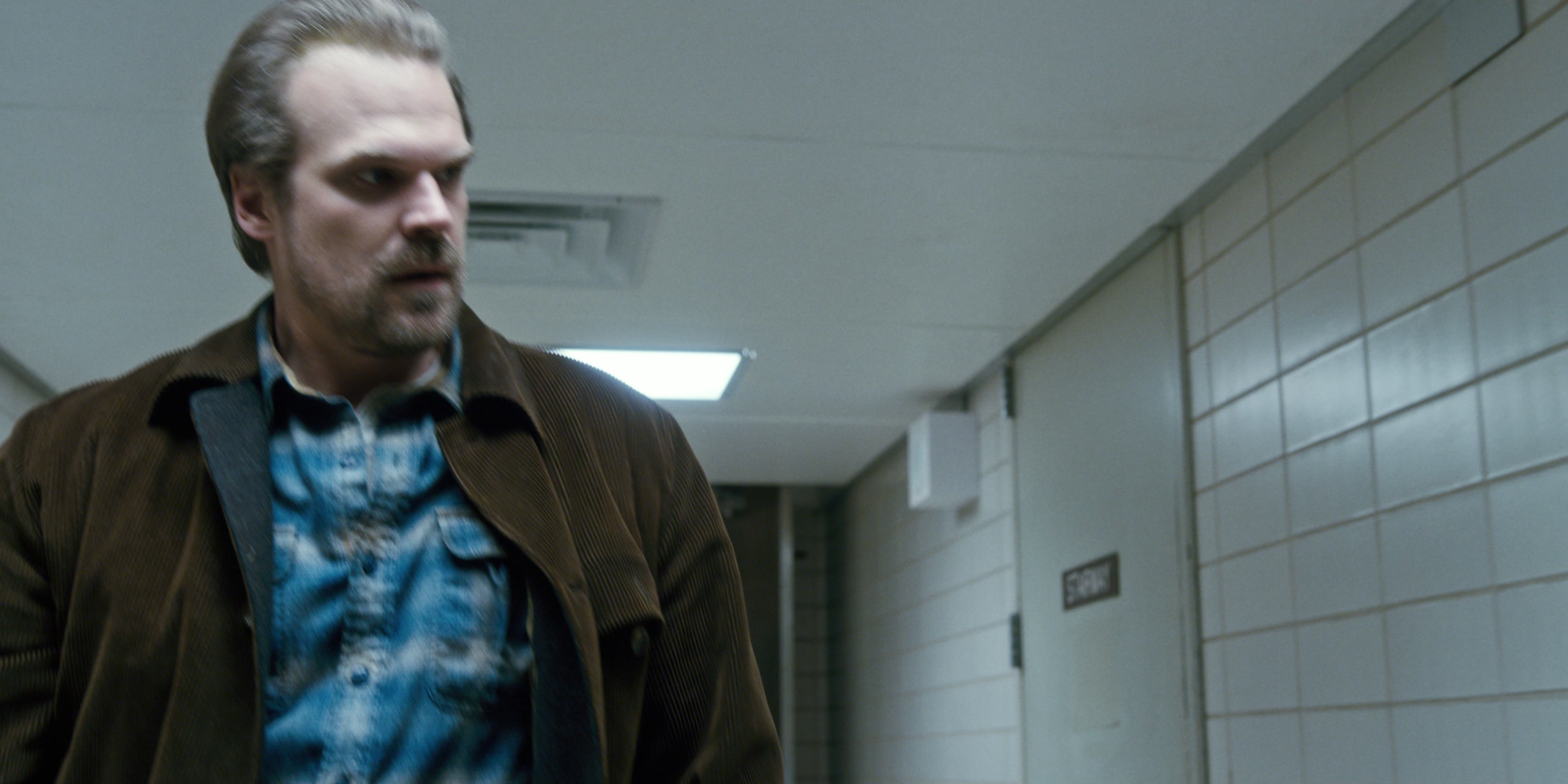Stranger Things (2016), wide, 2.00:1 — film still