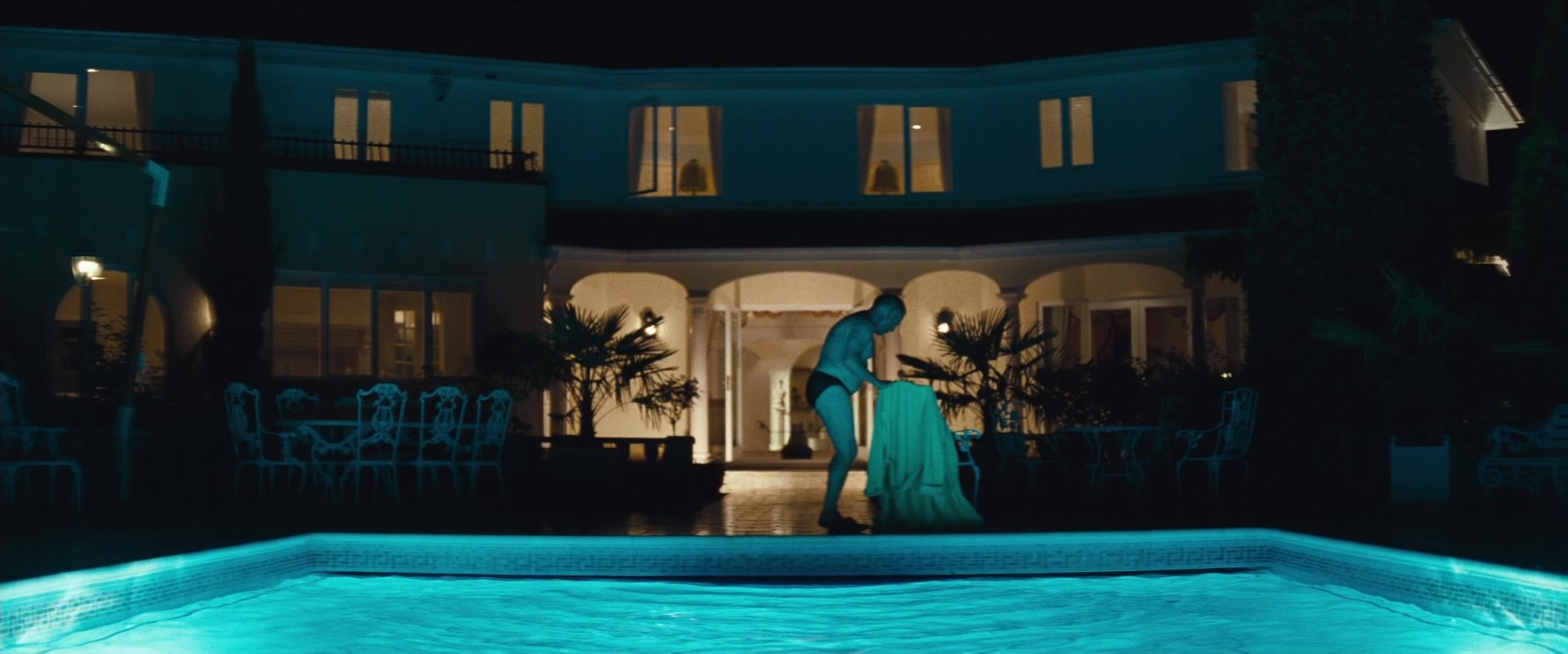 Layer Cake (2004), wide, 2.40:1 — film still