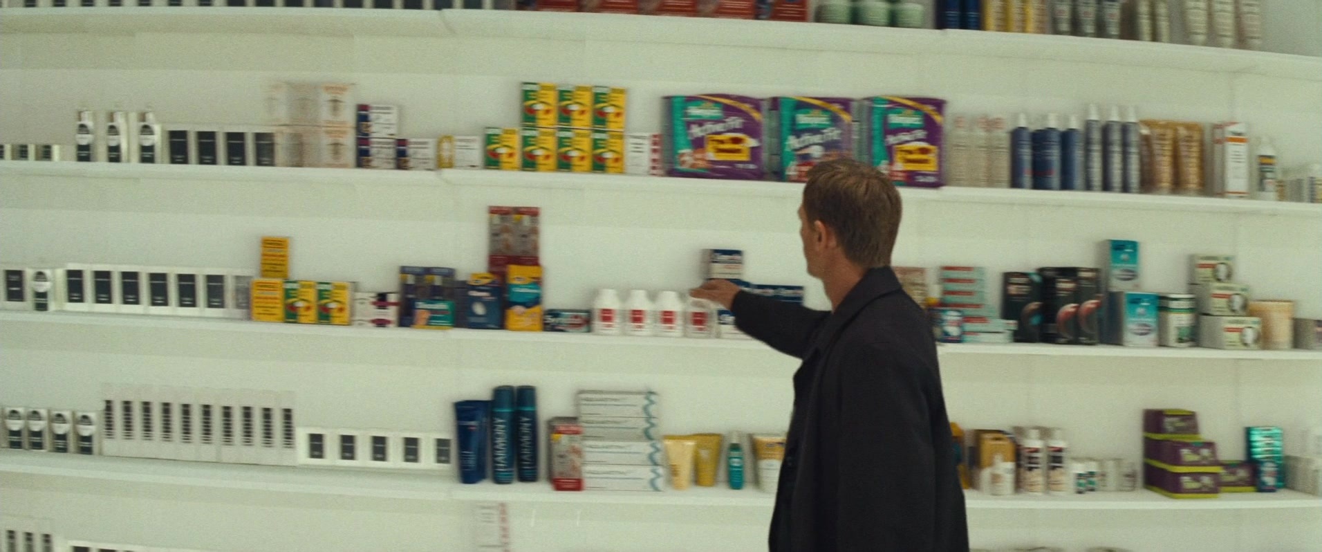 Layer Cake (2004), unknown, 2.40:1 — film still