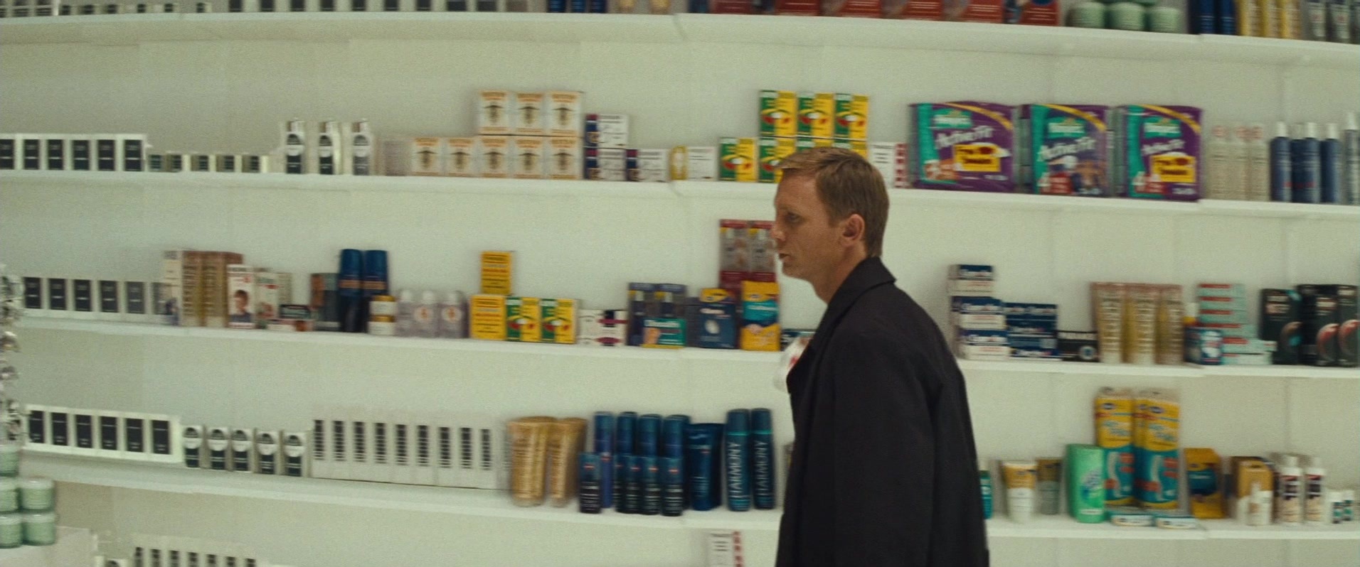 Layer Cake (2004), wide, 2.40:1 — film still