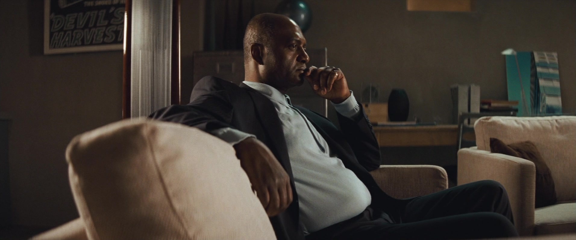 Layer Cake (2004), wide, 2.40:1 — film still
