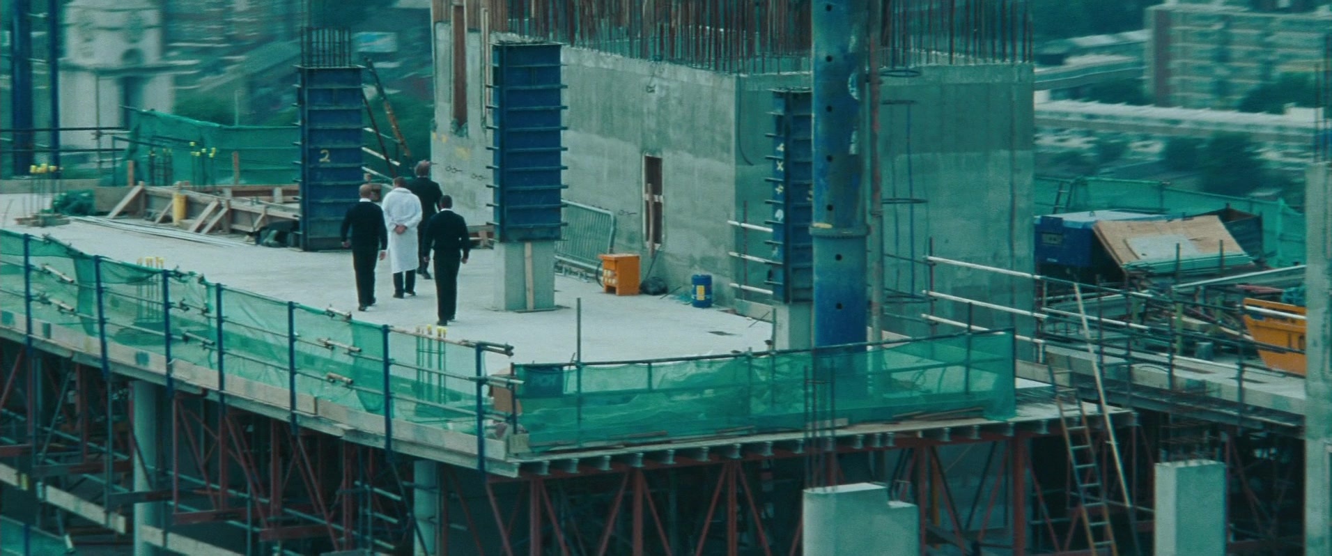 Layer Cake (2004), wide, 2.40:1 — film still