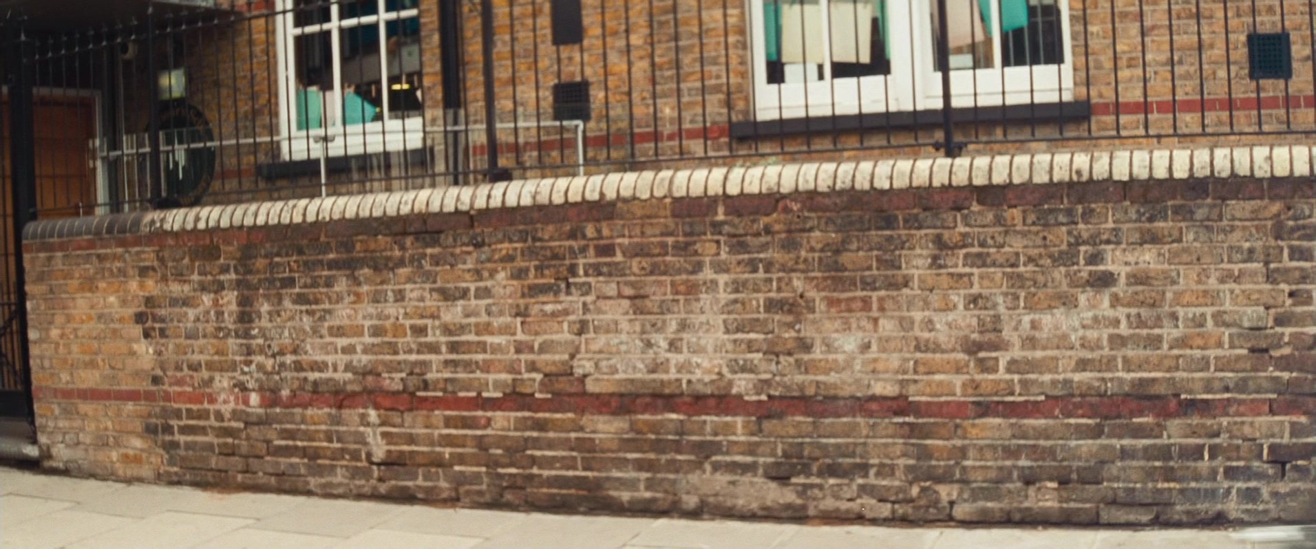 Layer Cake (2004), wide, 2.40:1 — film still