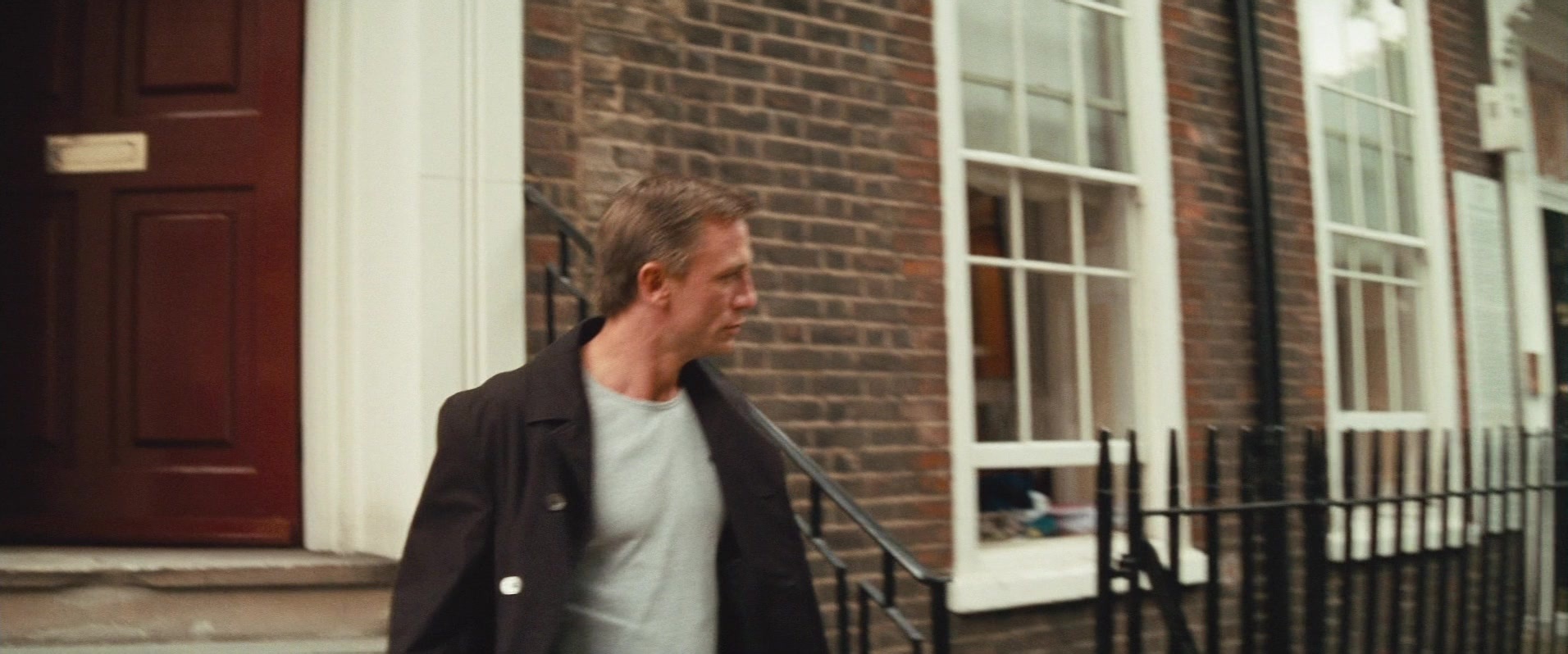 Layer Cake (2004), wide, 2.40:1 — film still