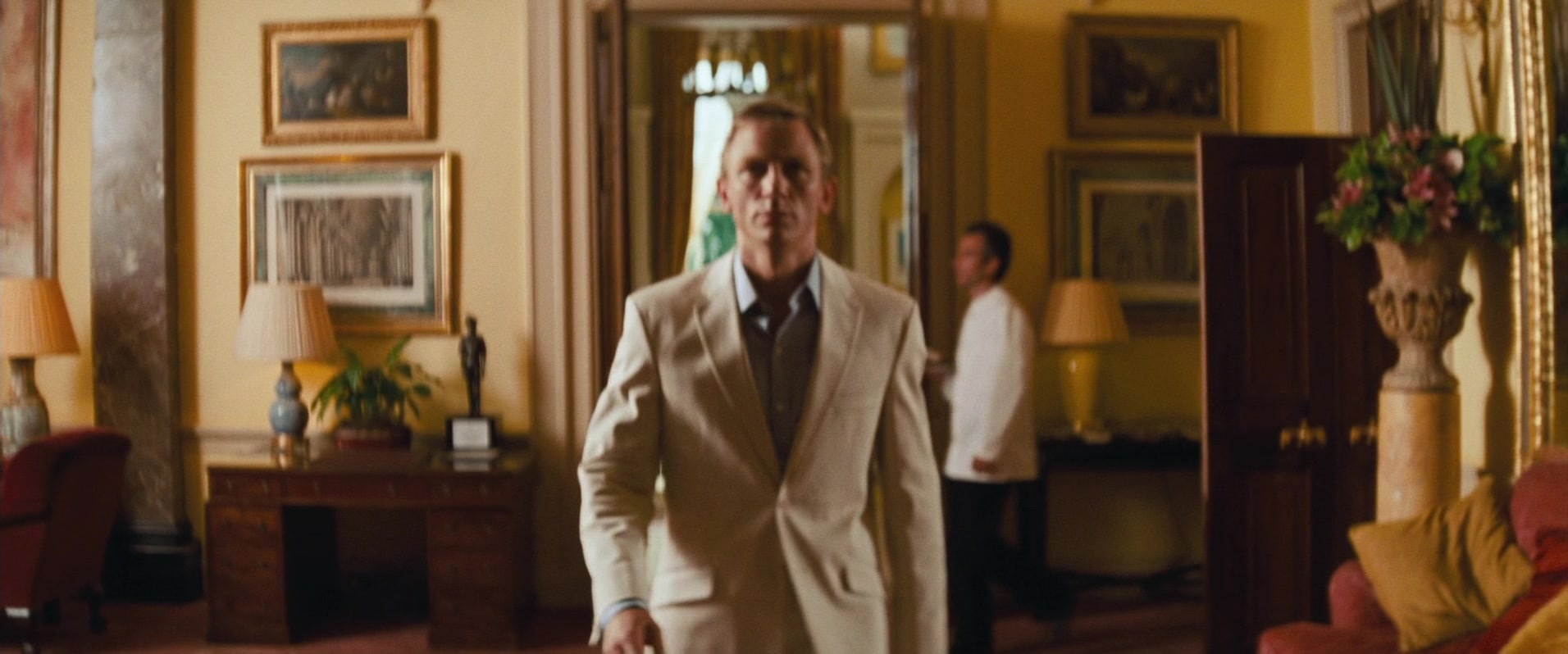 Layer Cake (2004), wide, 2.40:1 — film still