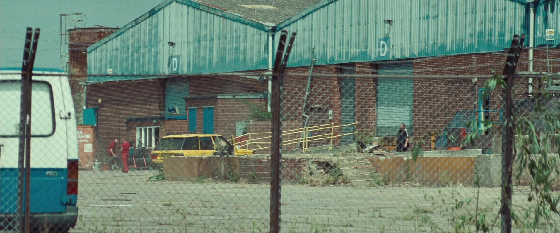 Layer Cake (2004), wide, 2.40:1 — film still