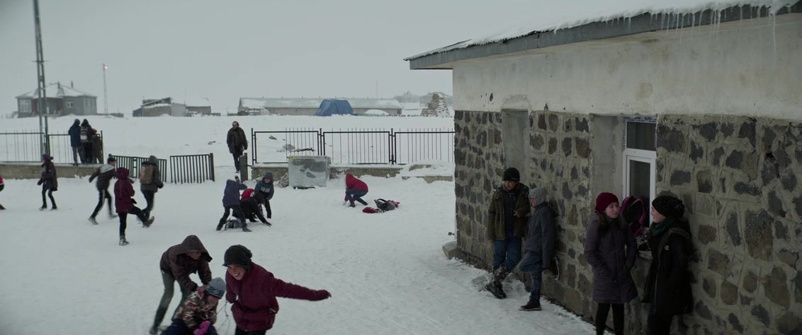 Kuru Otlar Üstüne (2023), wide, 2.39:1 — film still