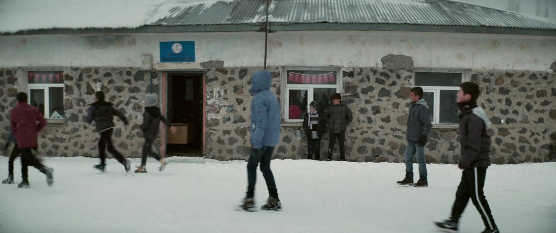 Kuru Otlar Üstüne (2023), wide, 2.39:1 — film still