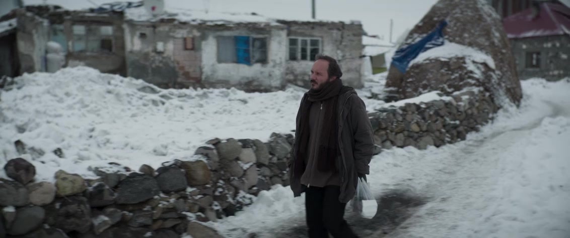 Kuru Otlar Üstüne (2023), wide, 2.39:1 — film still