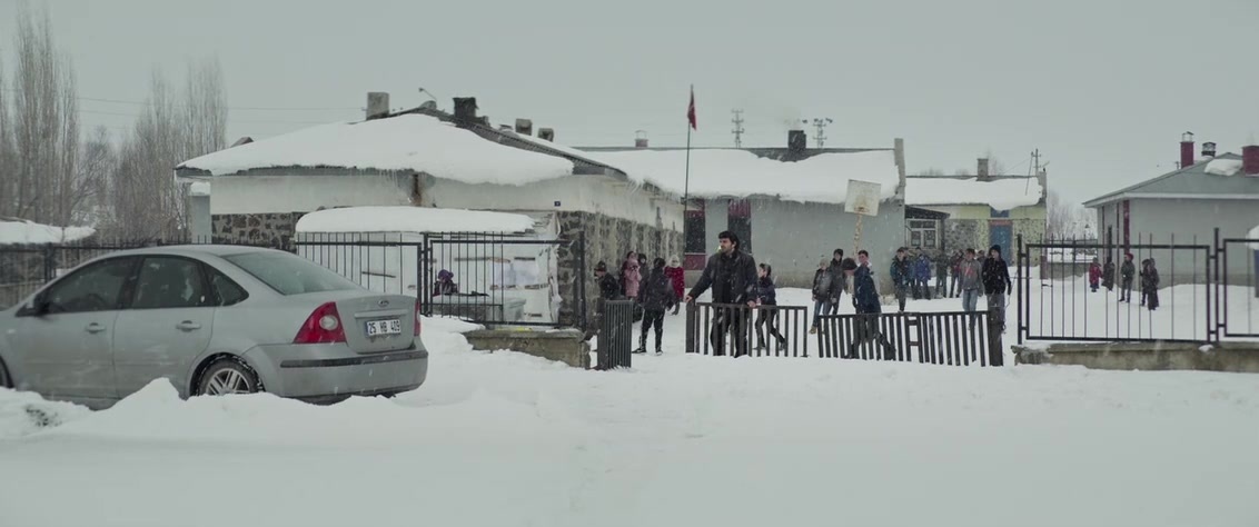 Kuru Otlar Üstüne (2023), wide, 2.39:1 — film still