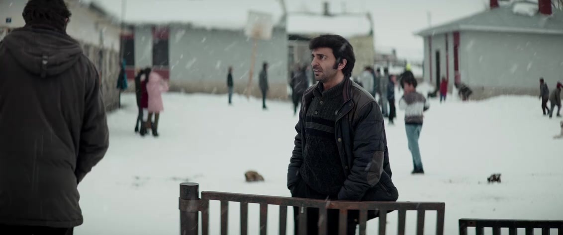 Kuru Otlar Üstüne (2023), wide, 2.39:1 — film still