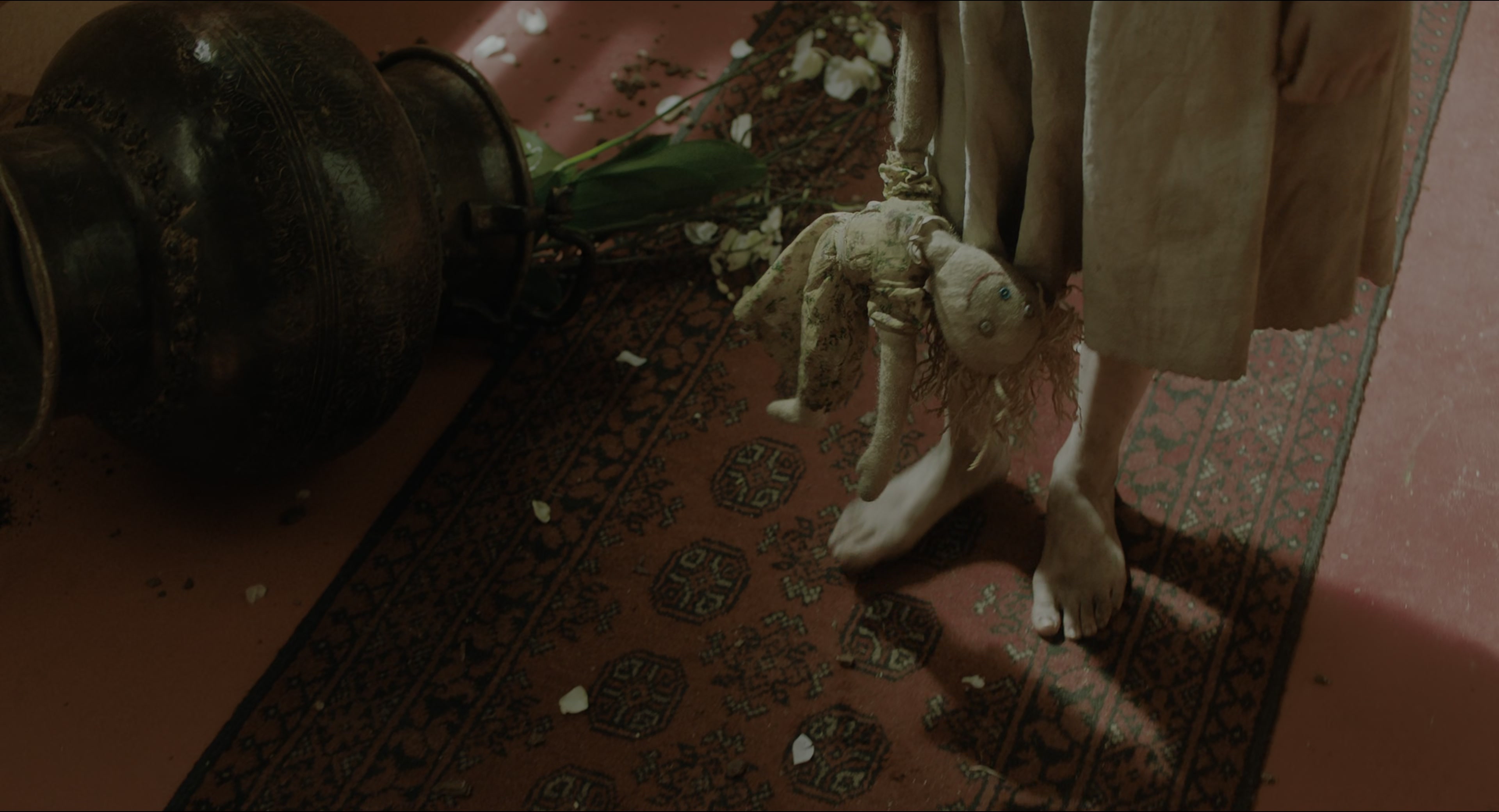 The Secret Garden (2020), wide, 1.85:1 — film still