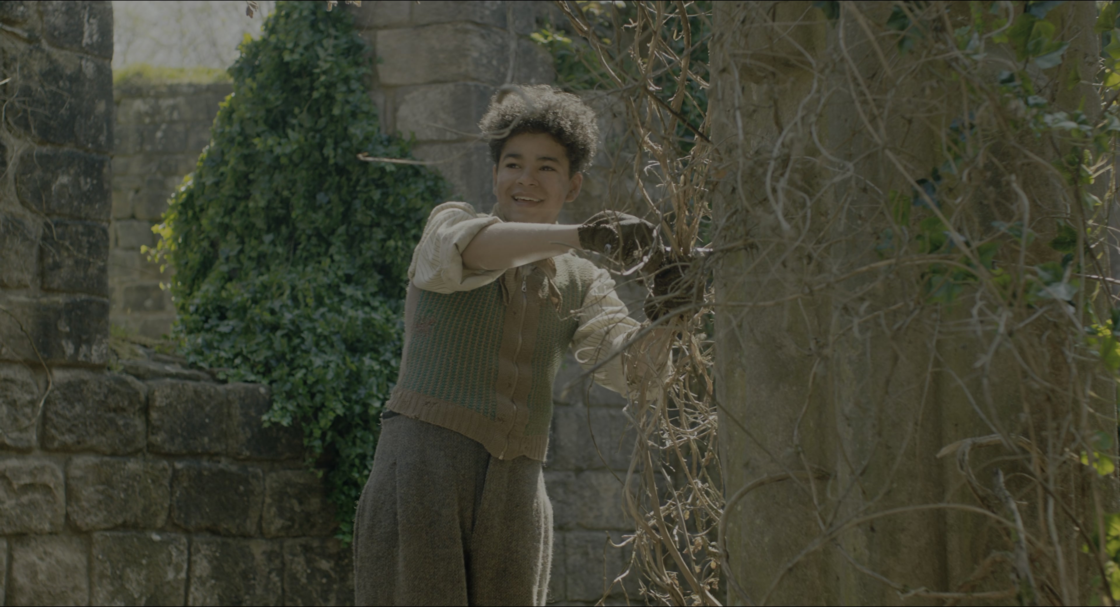 The Secret Garden (2020), wide, 1.85:1 — film still