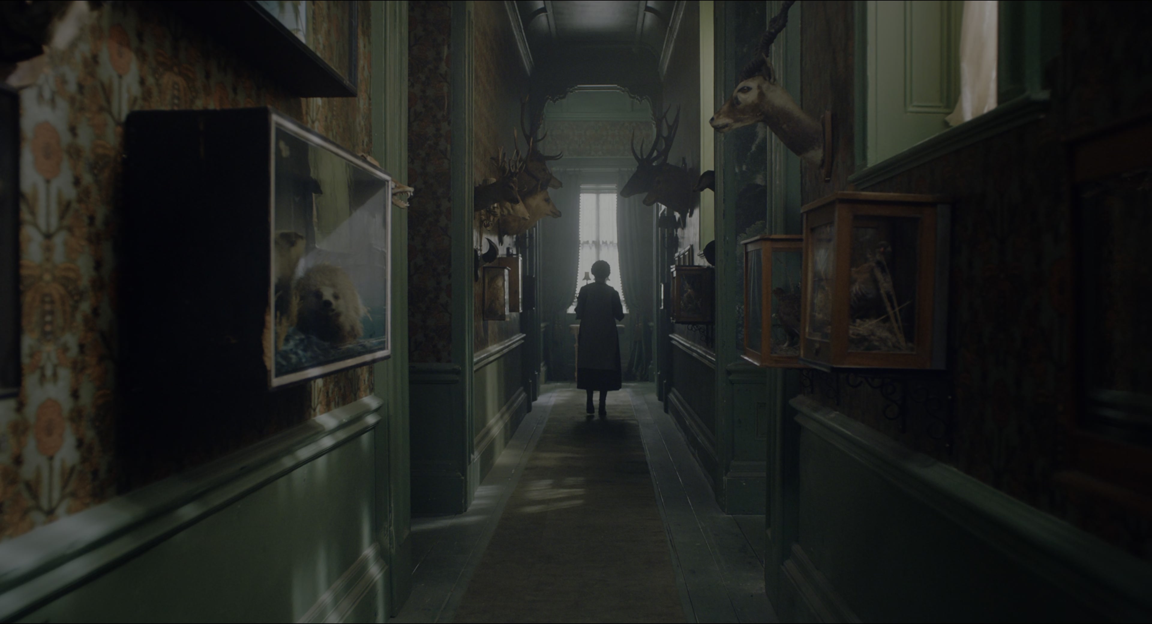 The Secret Garden (2020), wide, 1.85:1 — film still