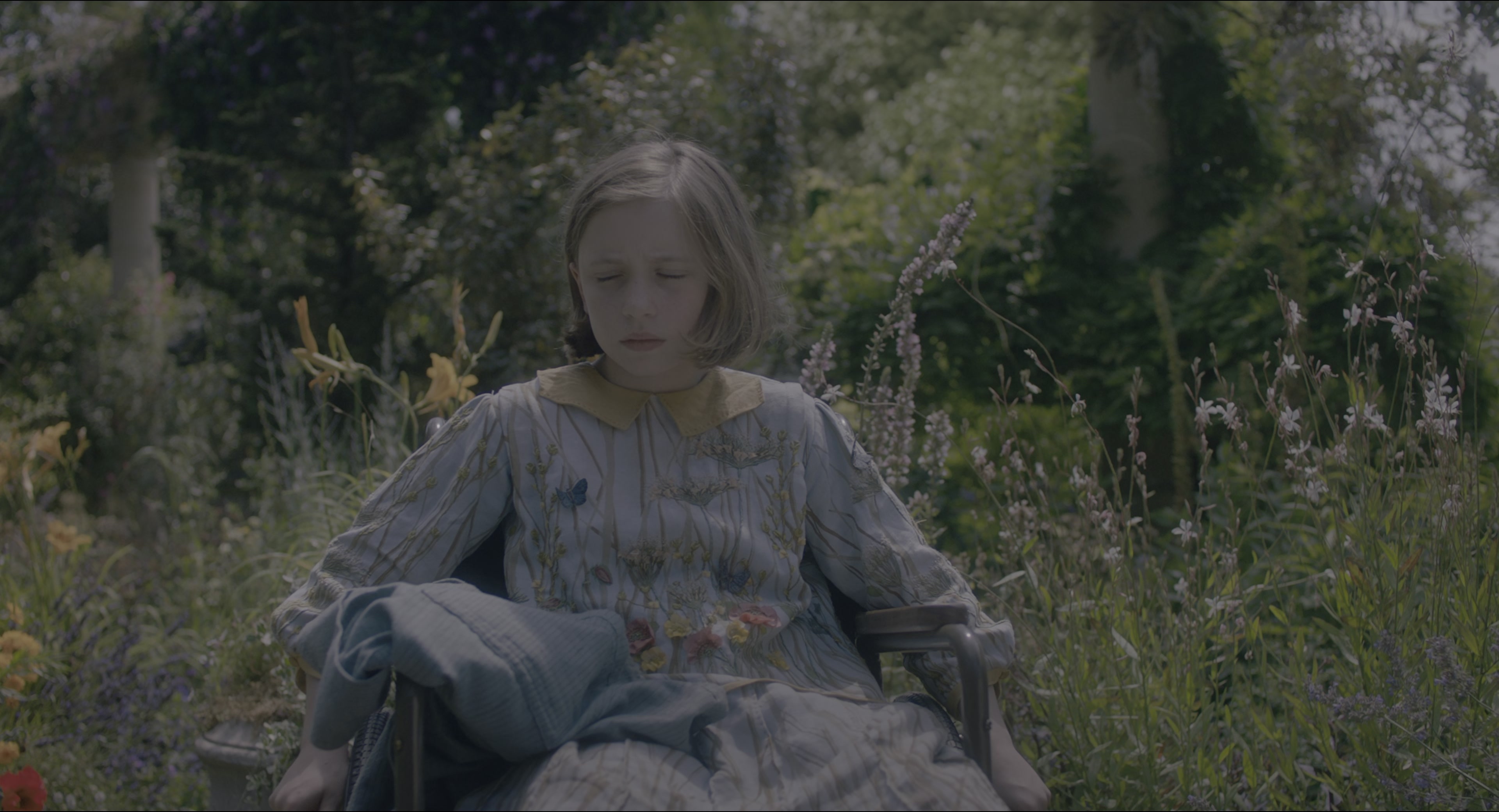 The Secret Garden (2020), wide, 1.85:1 — film still