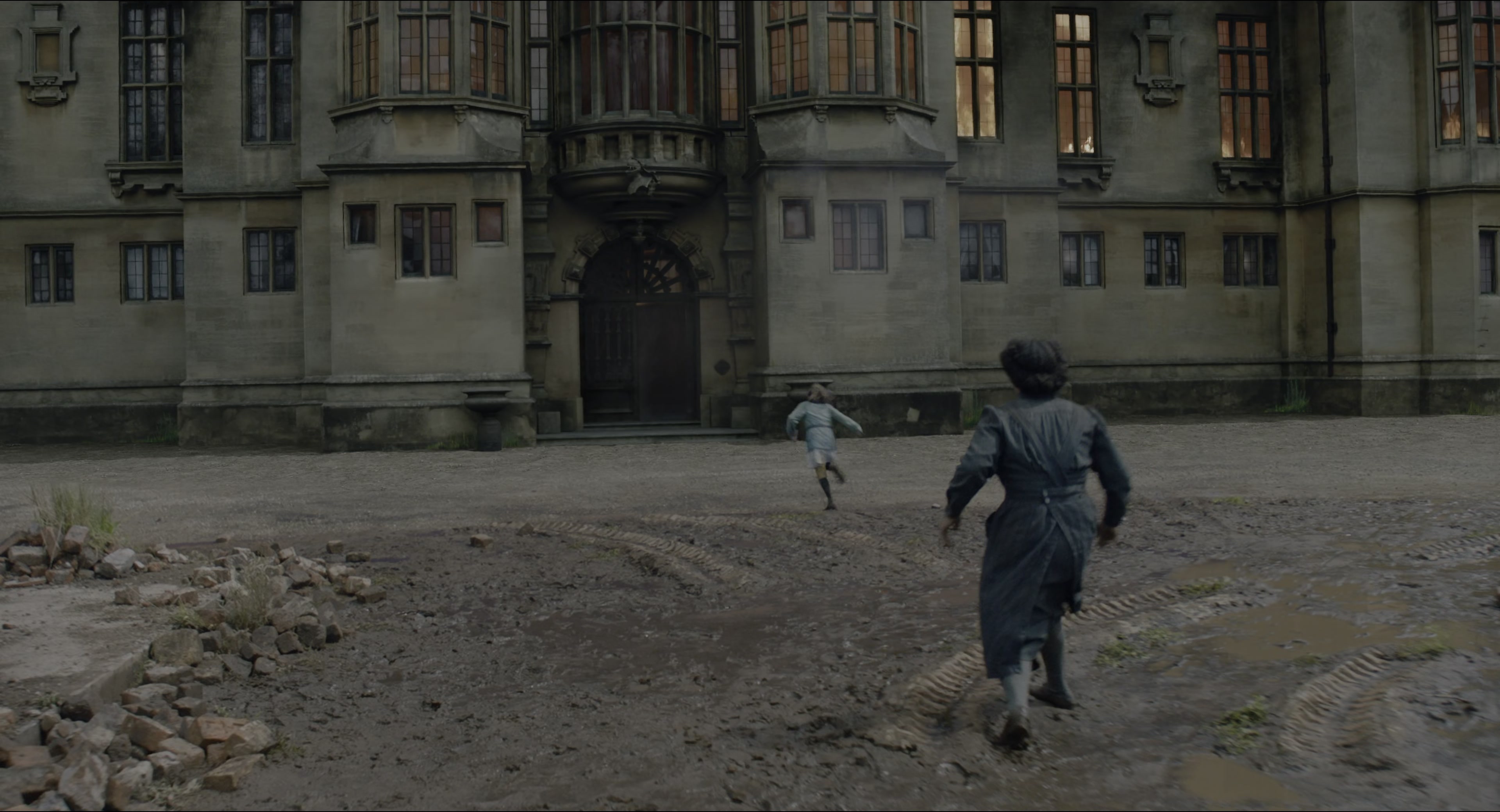 The Secret Garden (2020), wide, 1.85:1 — film still