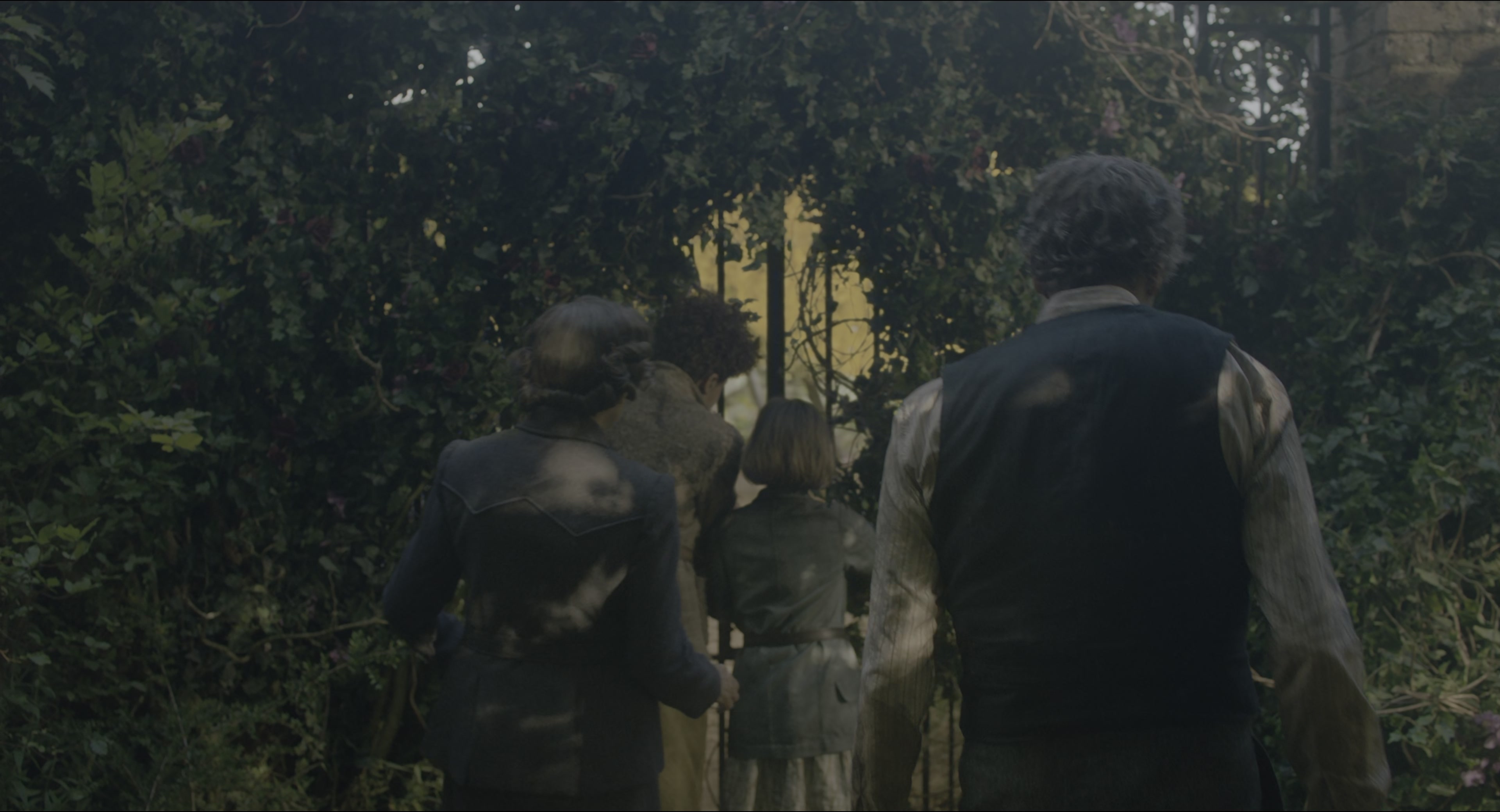 The Secret Garden (2020), wide, 1.85:1 — film still
