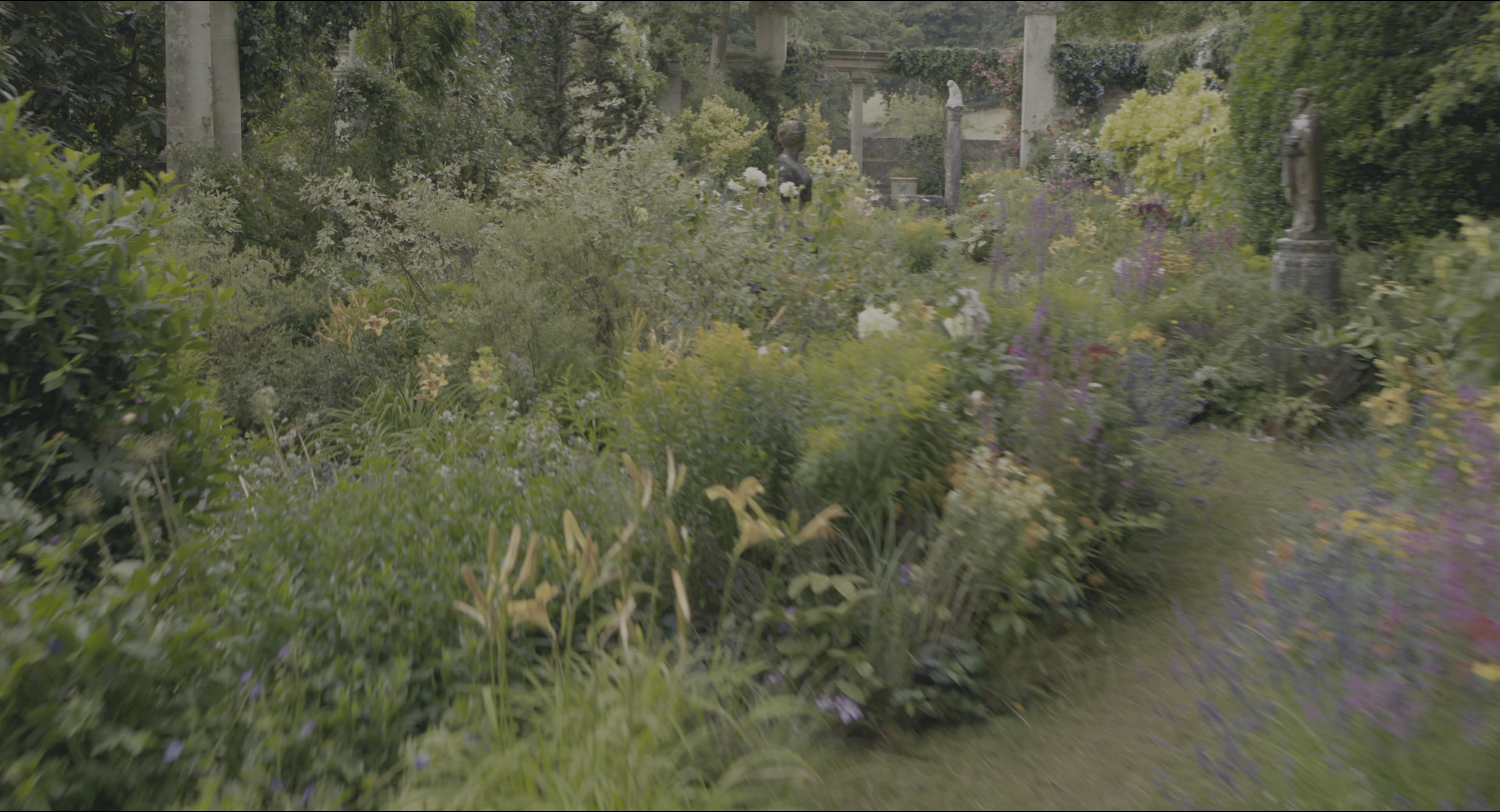 The Secret Garden (2020), wide, 1.85:1 — film still