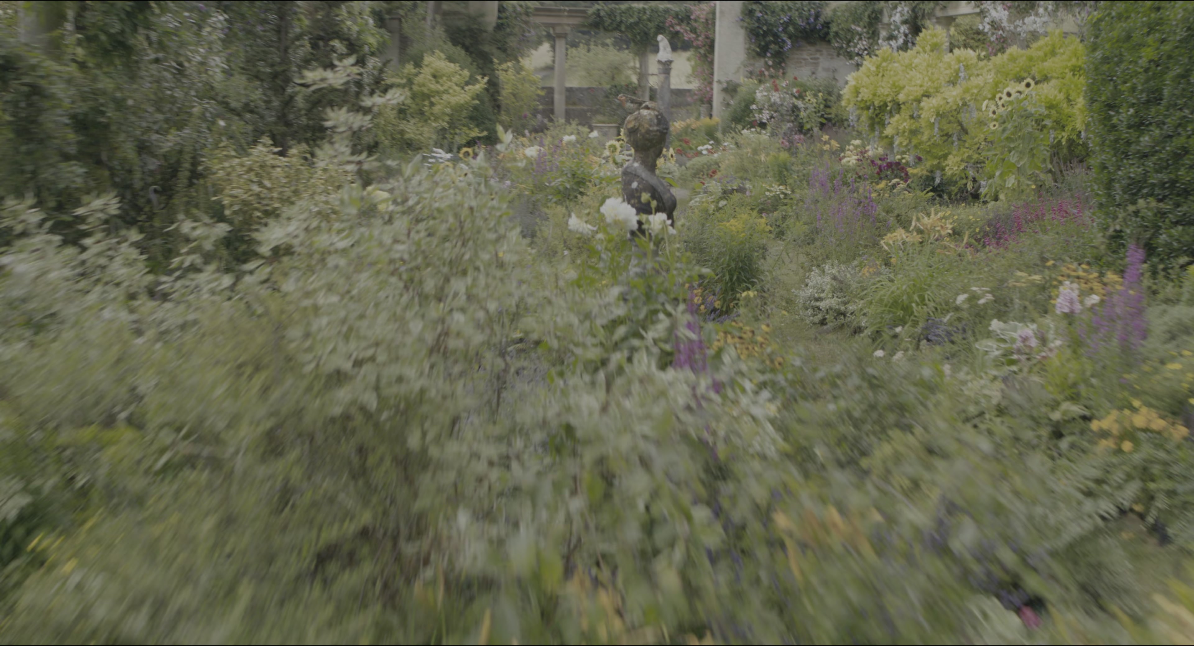 The Secret Garden (2020), wide, 1.85:1 — film still
