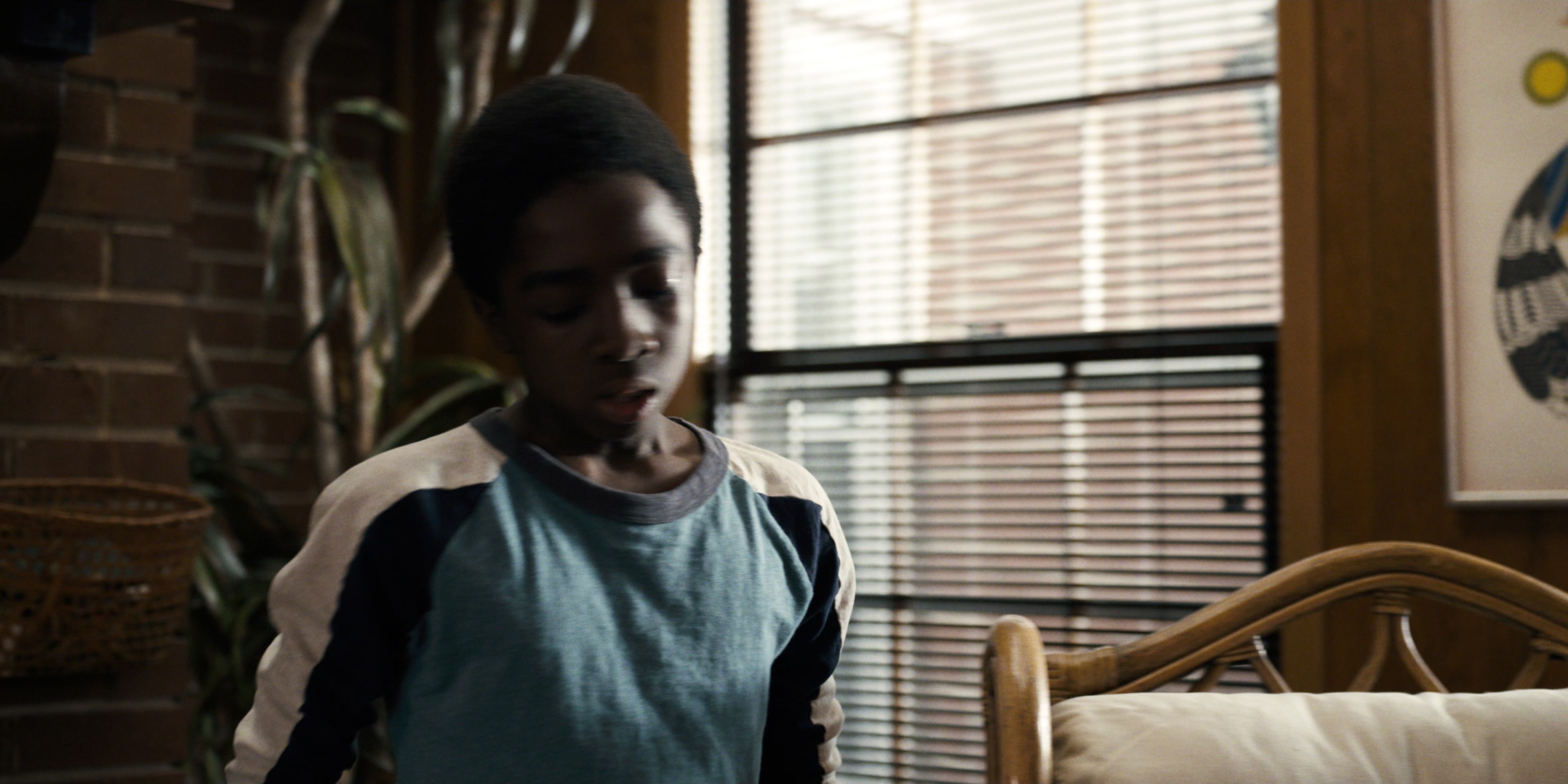 Stranger Things (2016), wide, 2.00:1 — film still
