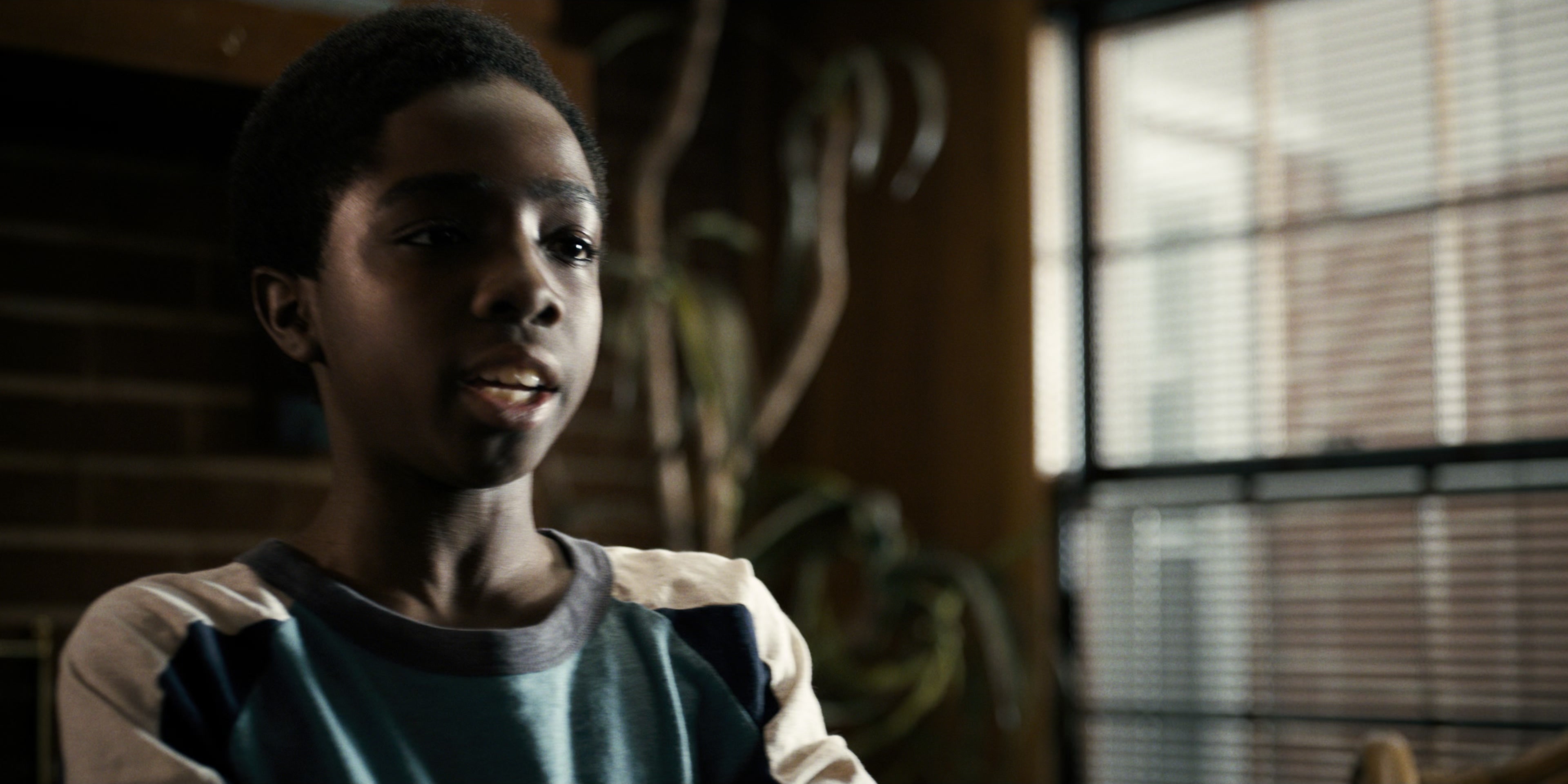 Stranger Things (2016), wide, 2.00:1 — film still