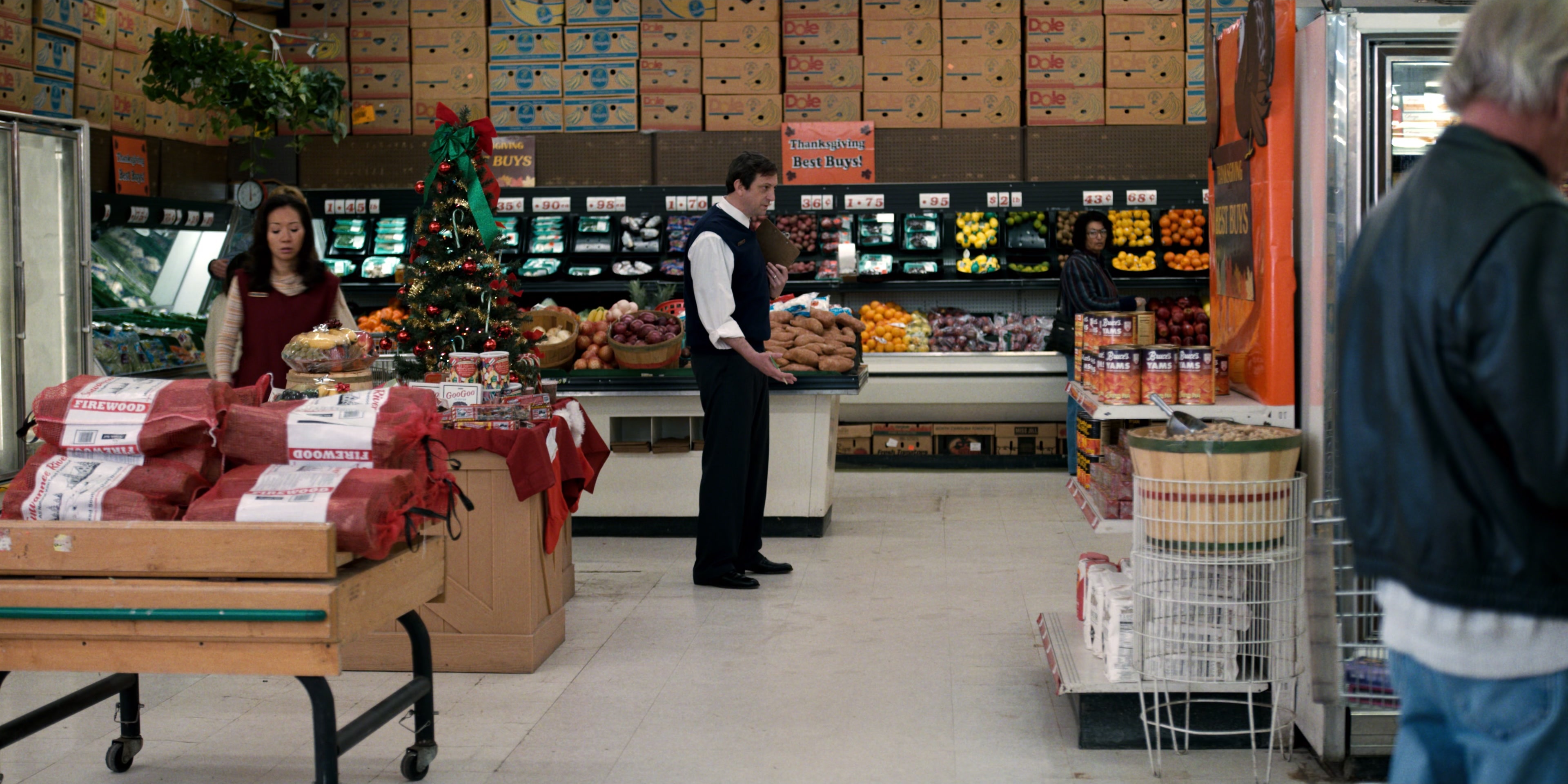 Stranger Things (2016), wide, 2.00:1 — film still