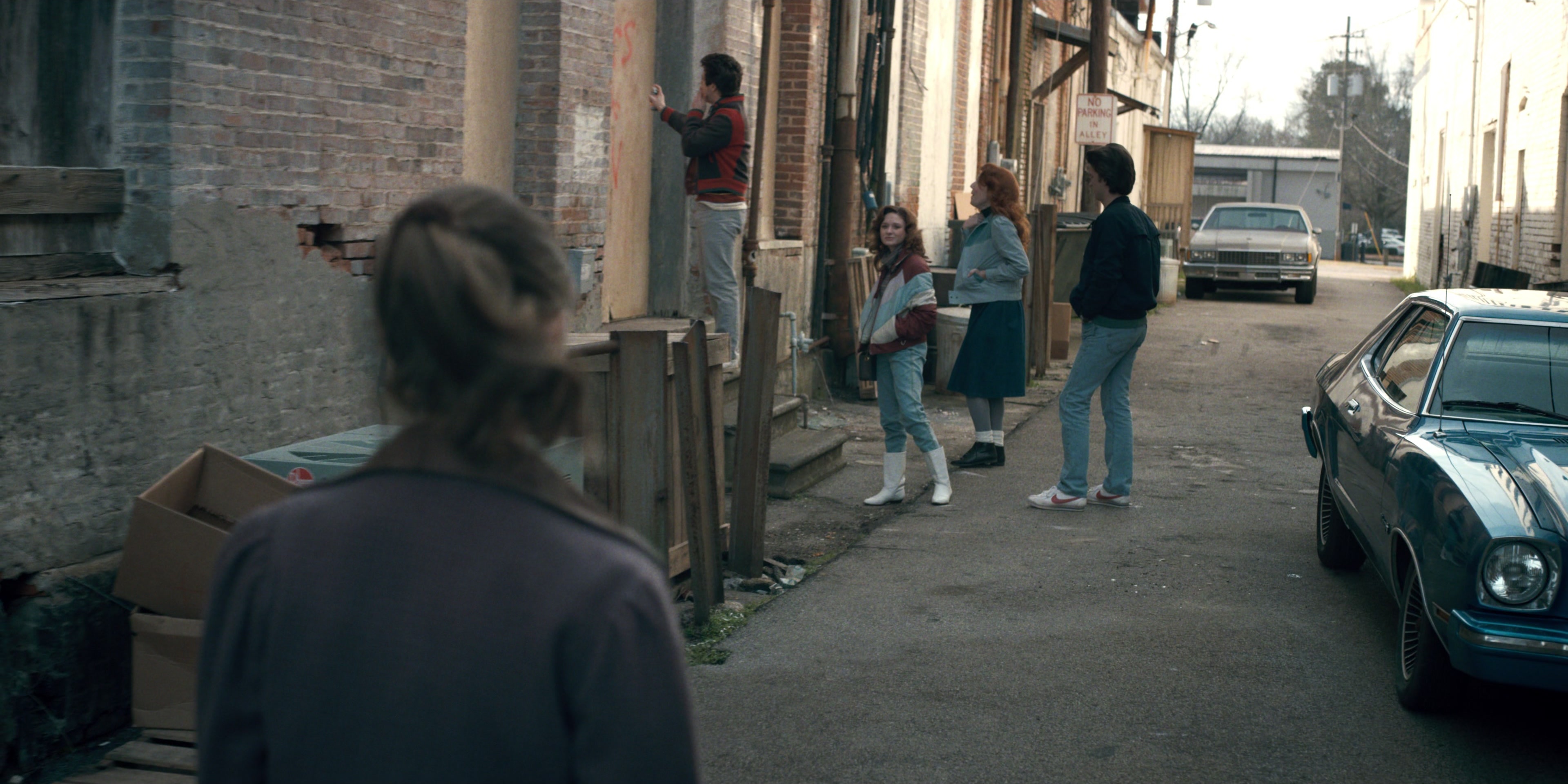 Stranger Things (2016), wide, 2.00:1 — film still