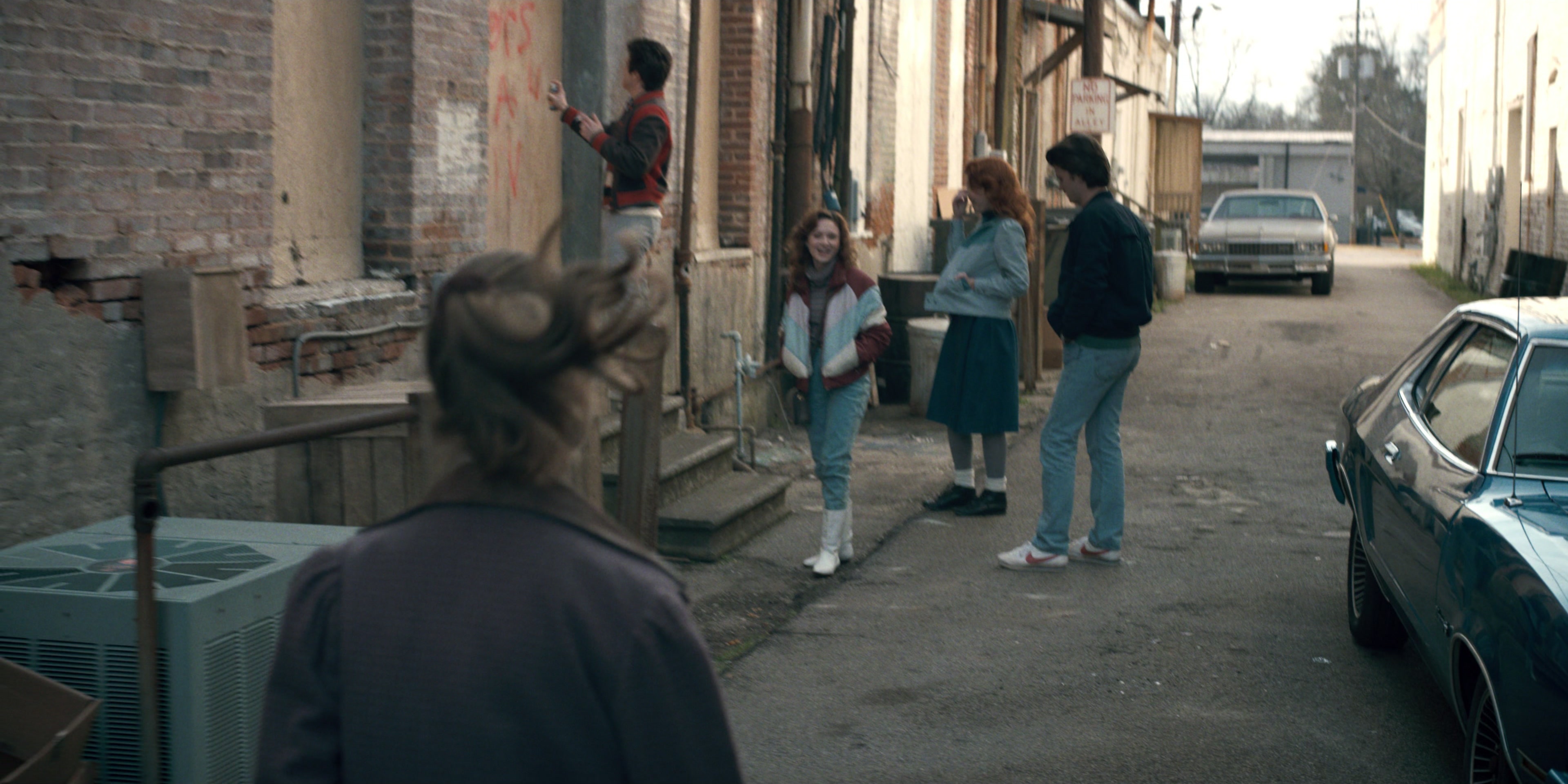 Stranger Things (2016), wide, 2.00:1 — film still