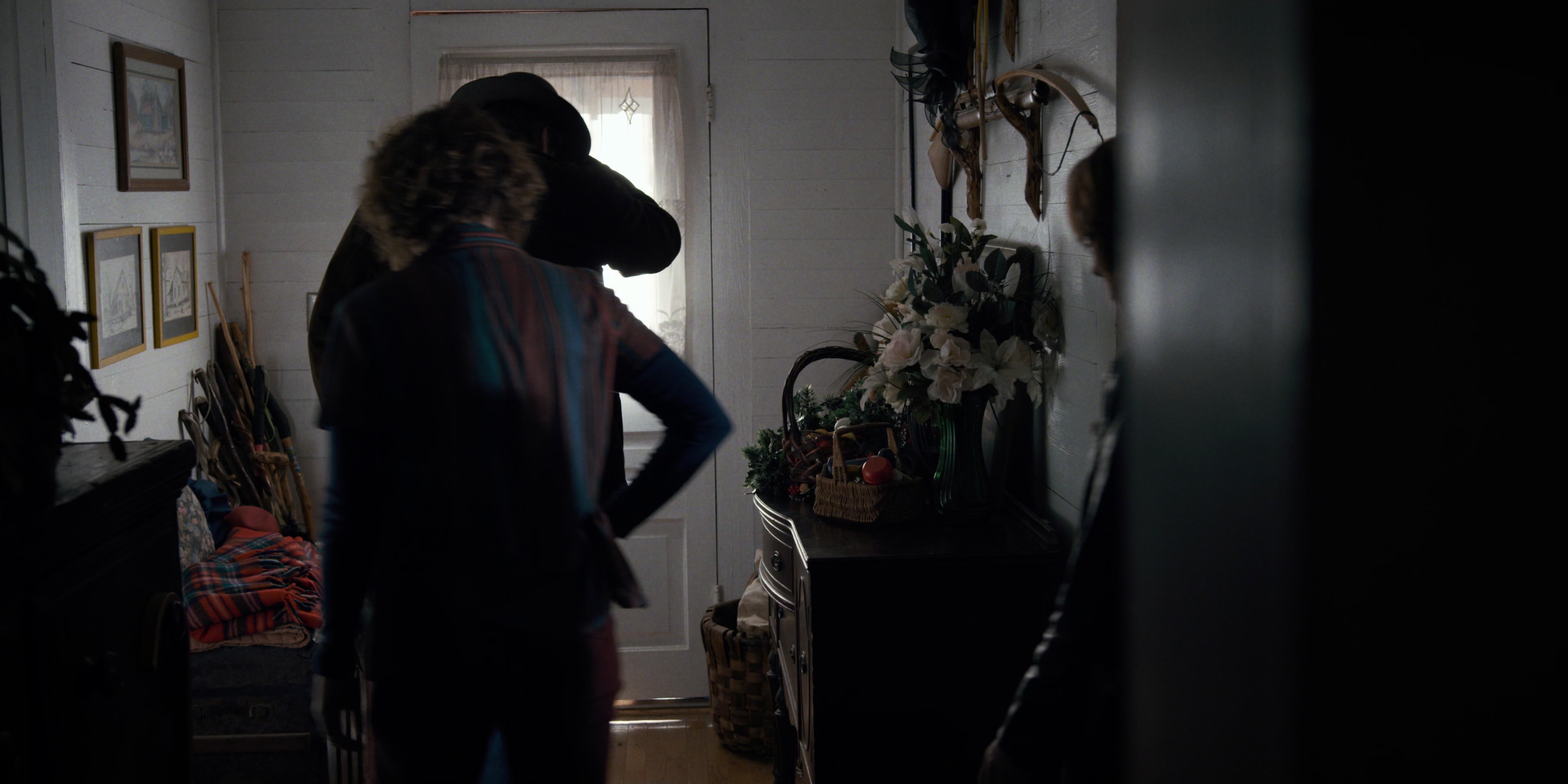 Stranger Things (2016), wide, 2.00:1 — film still