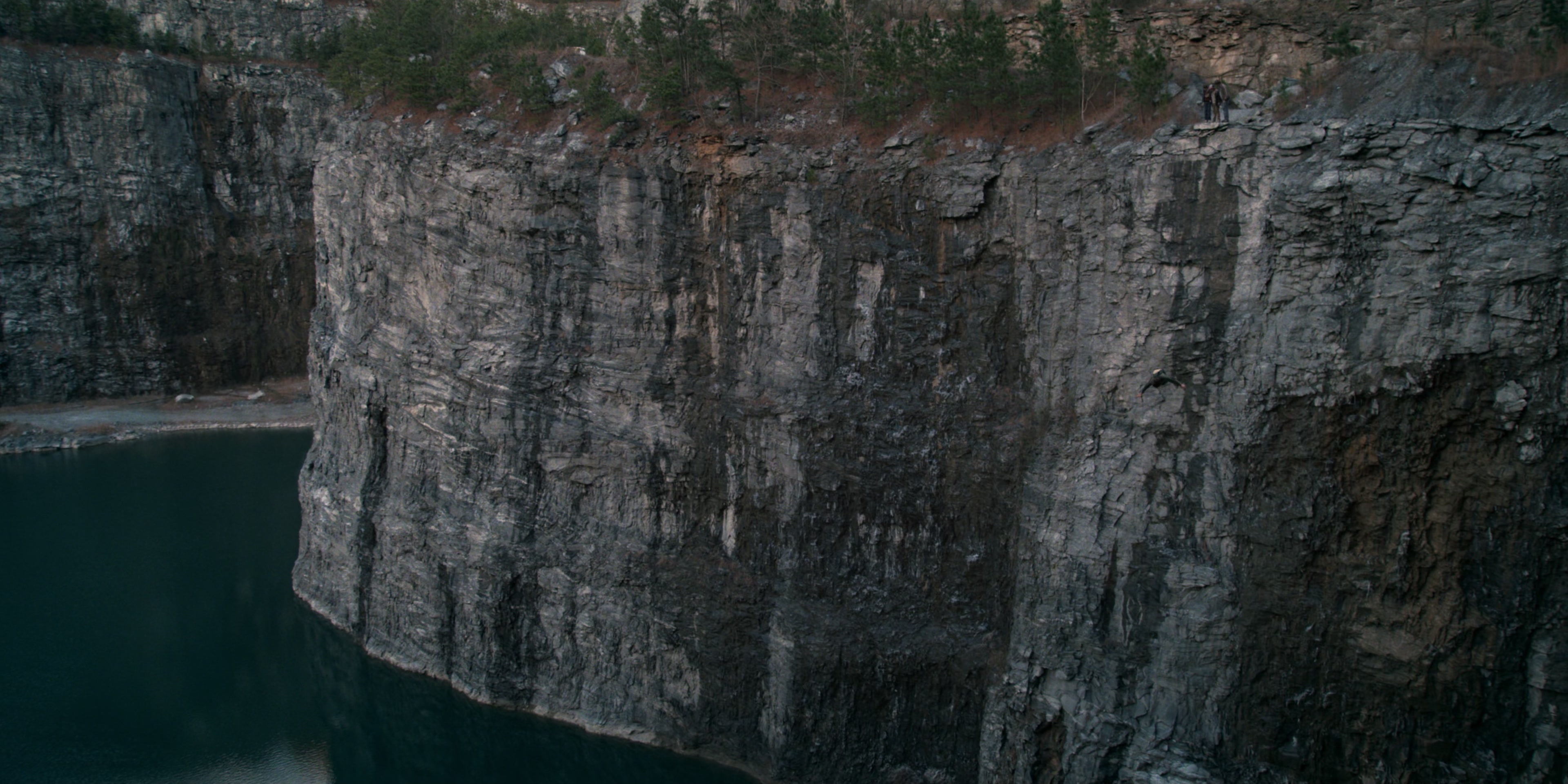 Stranger Things (2016), wide, 2.00:1 — film still