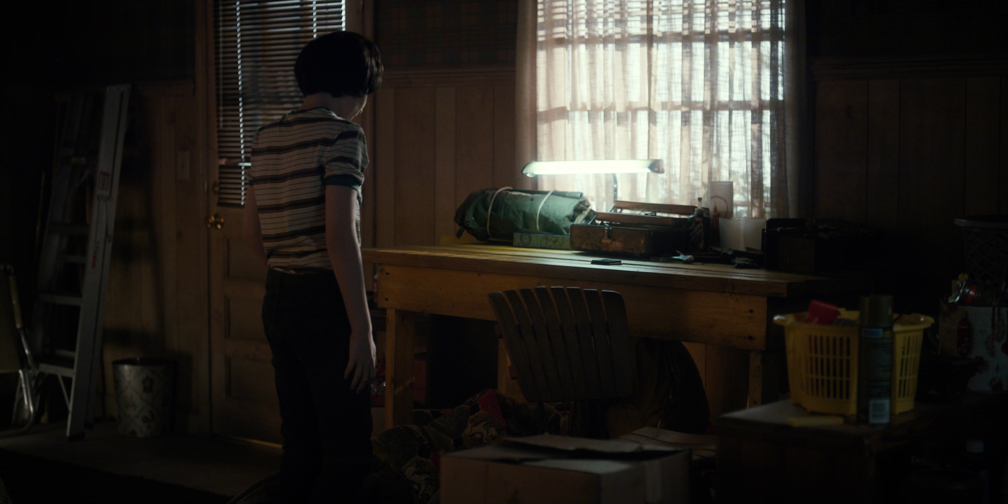 Stranger Things (2016), wide, 2.00:1 — film still