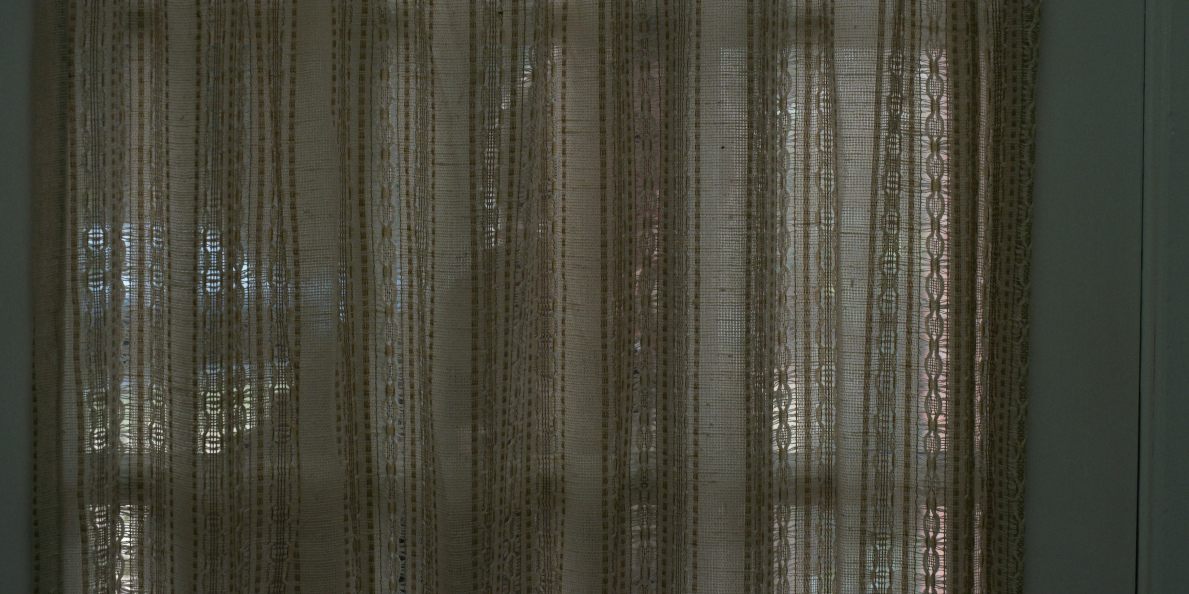 Stranger Things (2016), wide, 2.00:1 — film still