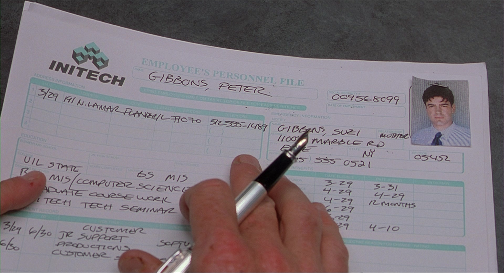 Office Space (1999), wide, 1.84:1 — film still