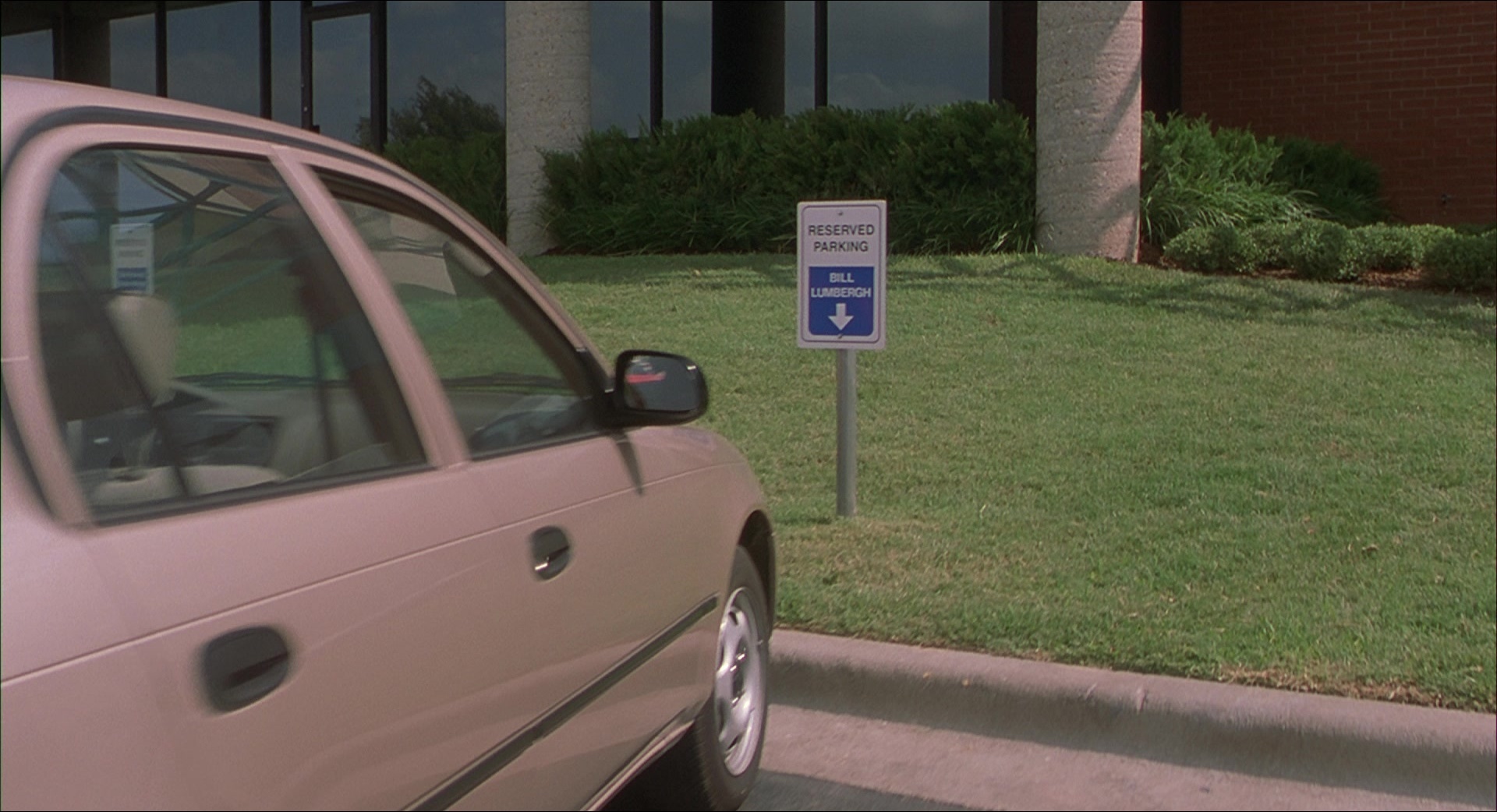 Office Space (1999), wide, 1.84:1 — film still