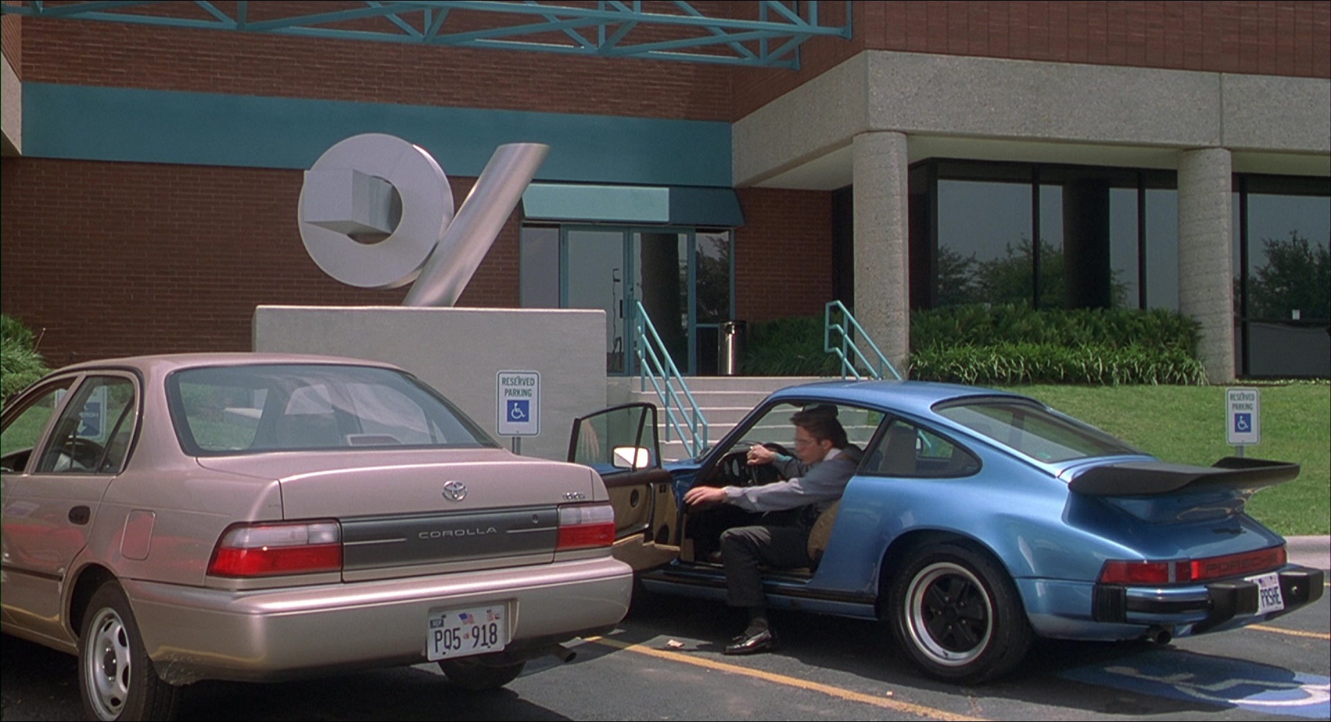 Office Space (1999), wide, 1.84:1 — film still